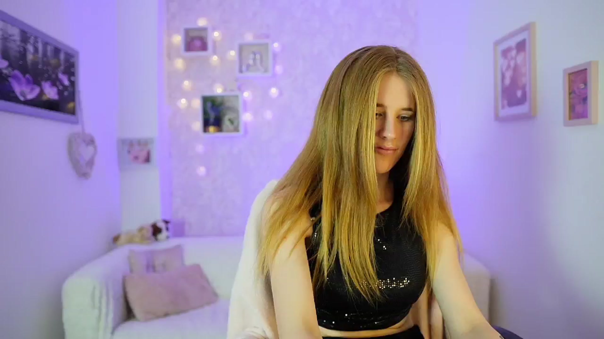 Gallery image thumbnail from Monika_Dee's myfreecams stream on, 06/02/2024, 16:04 image 1 of 20