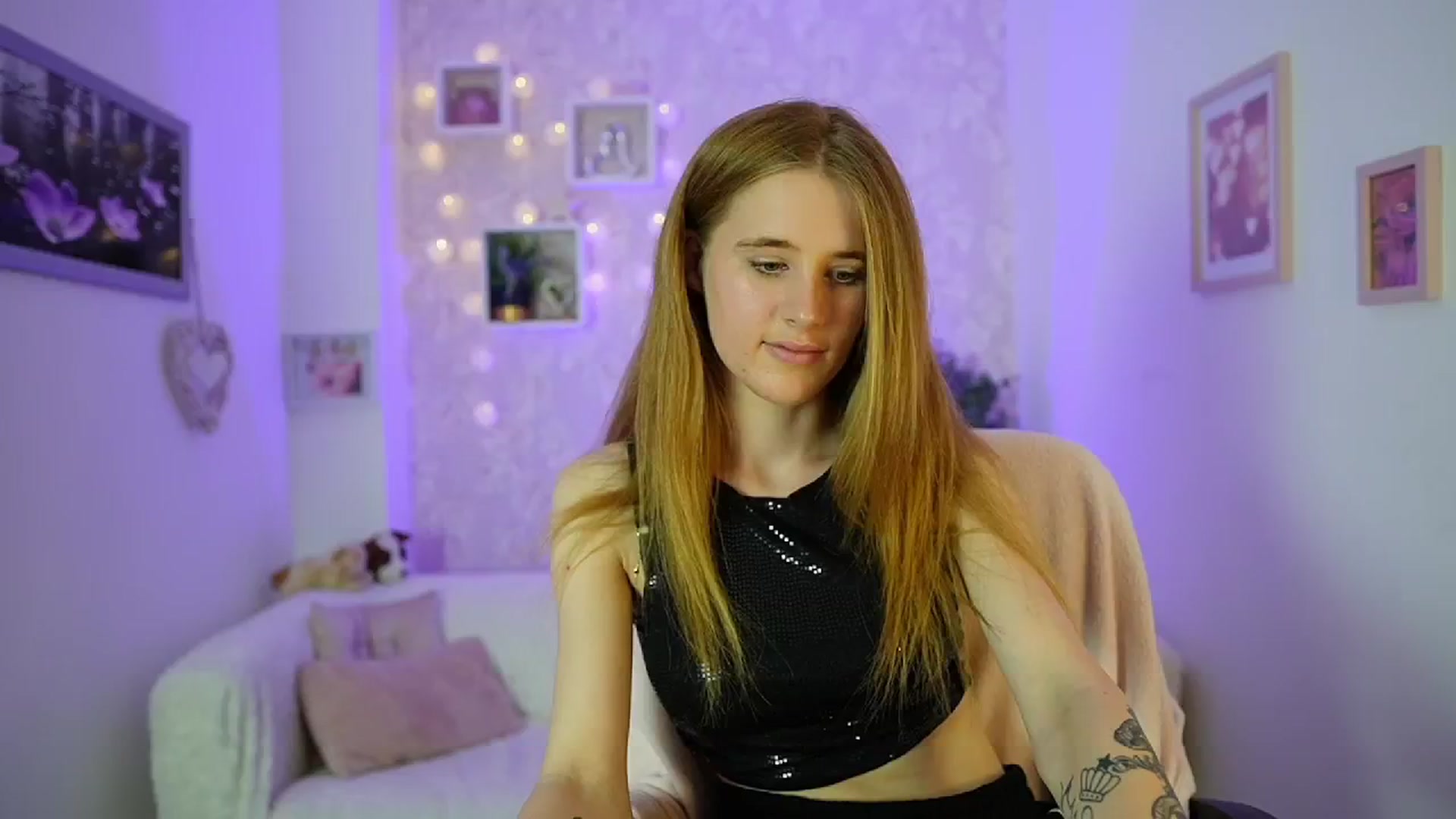 Gallery image thumbnail from Monika_Dee's myfreecams stream on, 06/02/2024, 16:04 image 4 of 20
