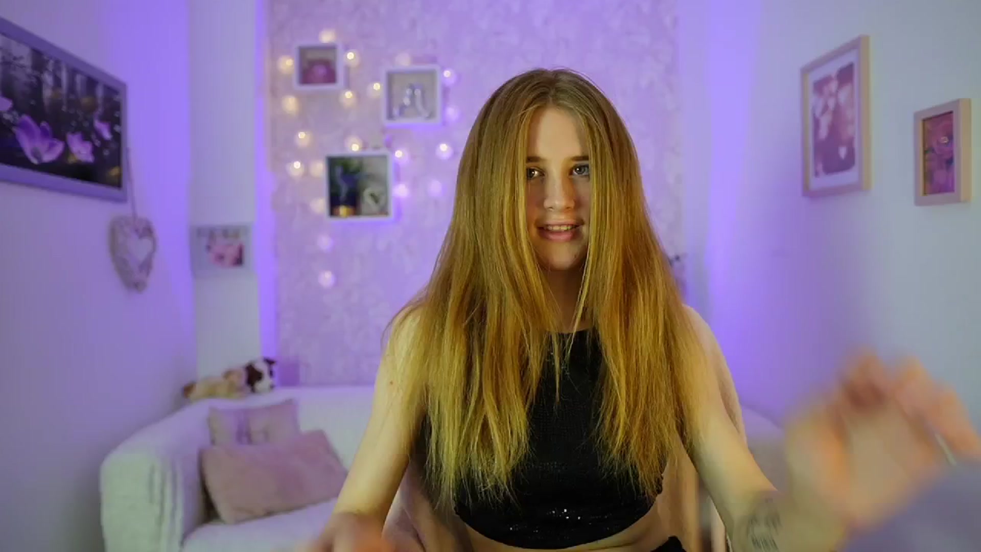 Gallery image thumbnail from Monika_Dee's myfreecams stream on, 06/02/2024, 16:25 image 8 of 20
