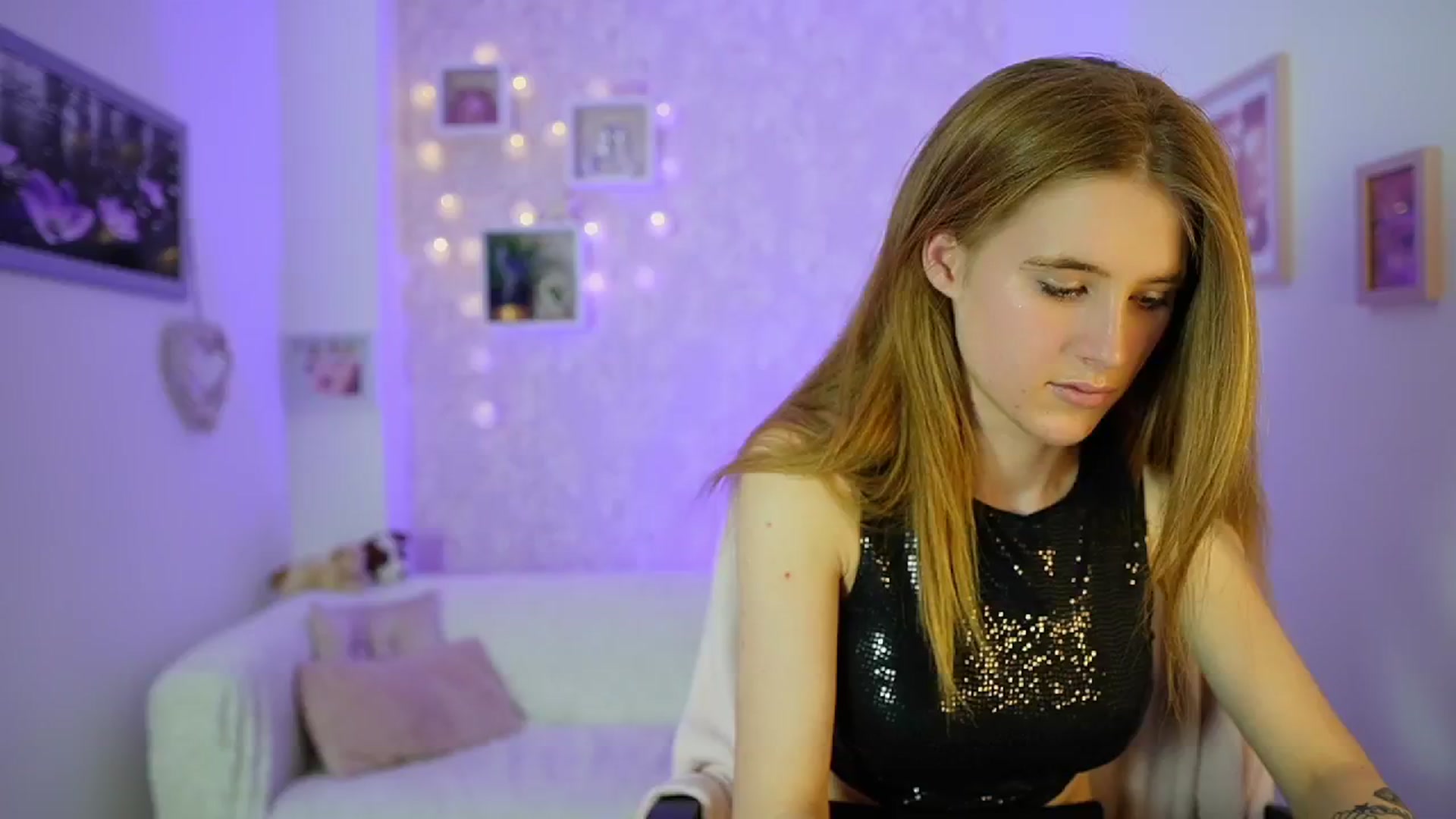 Gallery image thumbnail from Monika_Dee's myfreecams stream on, 06/02/2024, 16:25 image 15 of 20