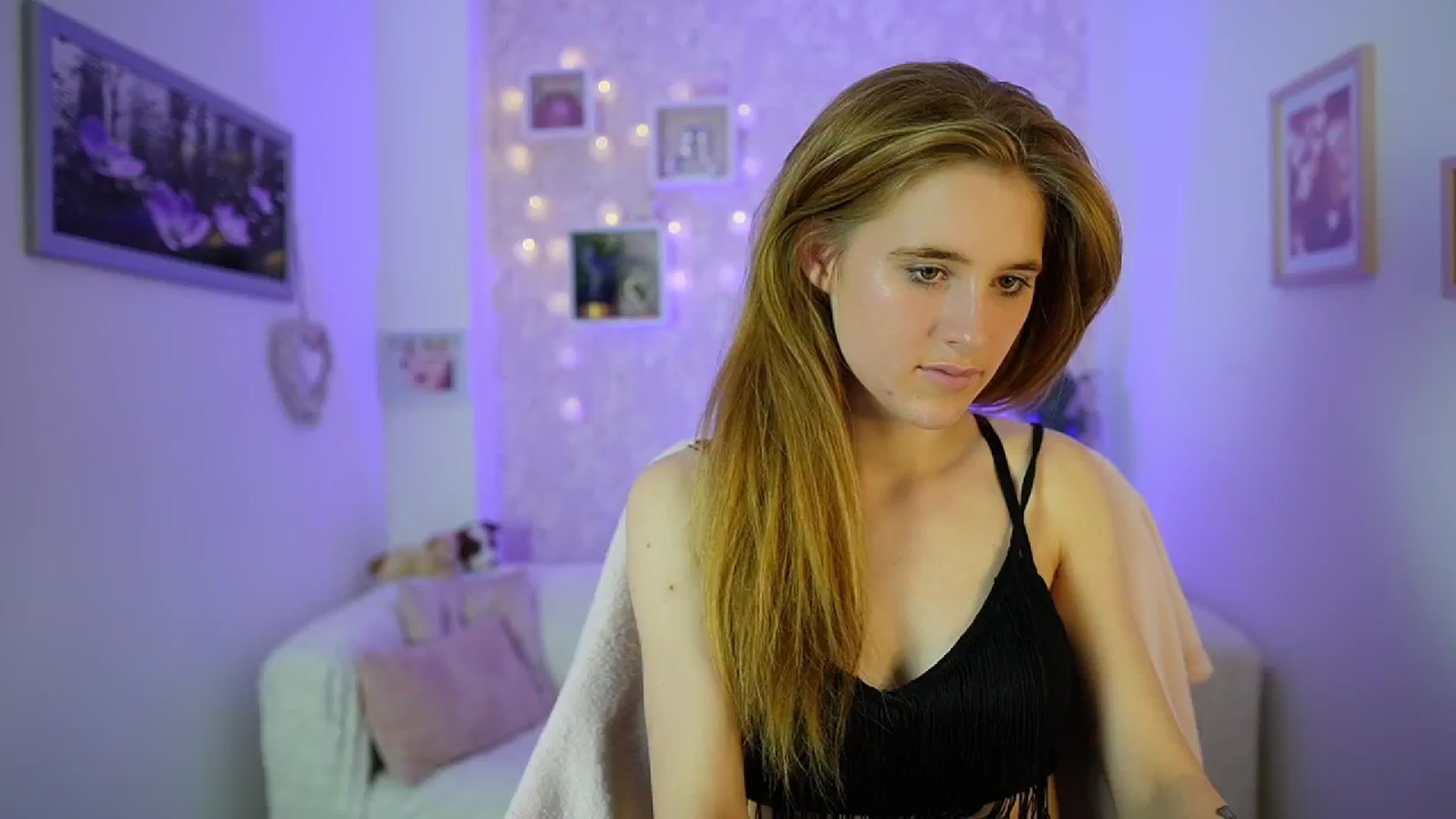 Gallery image thumbnail from Monika_Dee's myfreecams stream on, 06/03/2024, 17:21 image 8 of 20