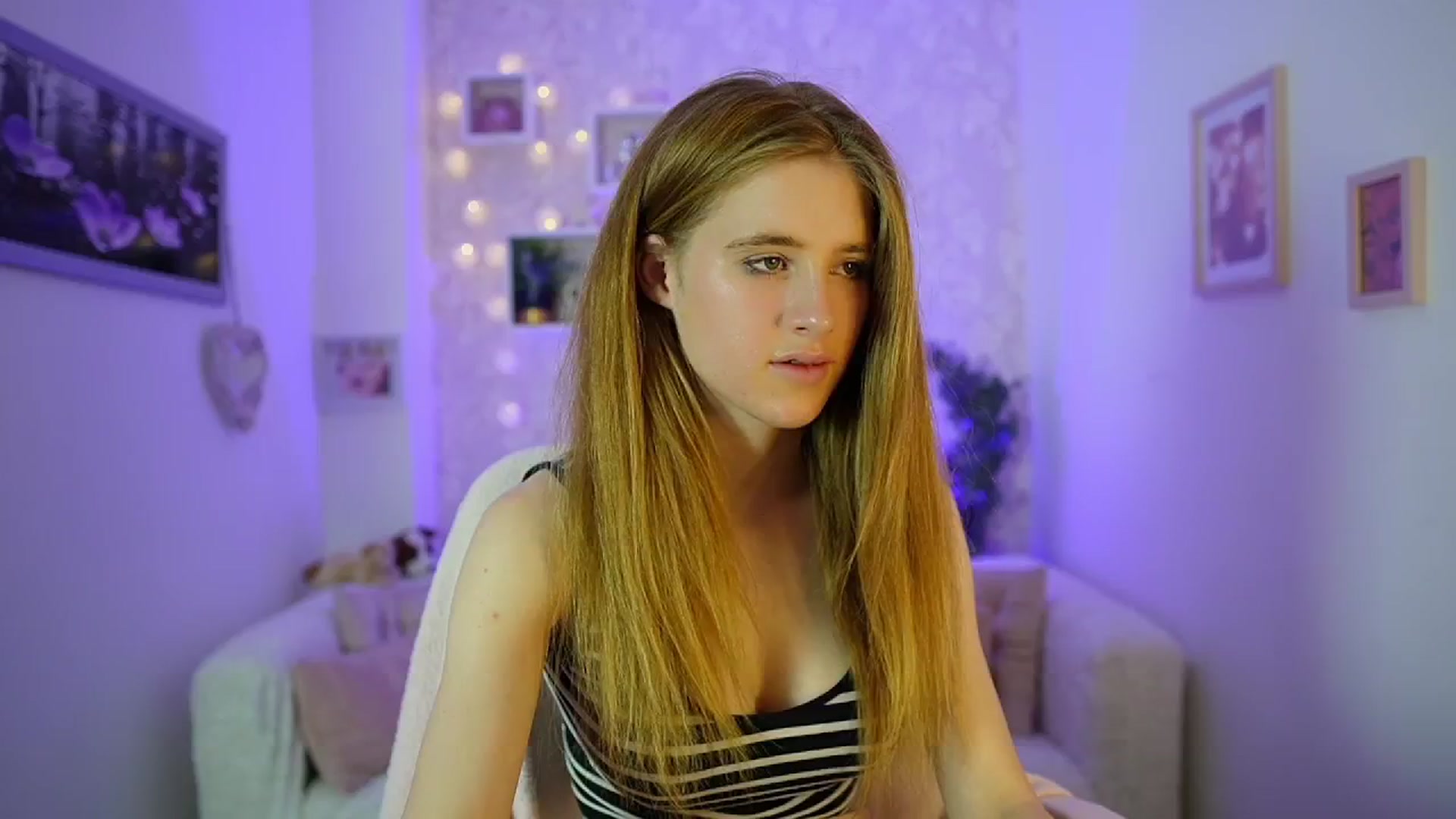 Gallery image thumbnail from Monika_Dee's myfreecams stream on, 06/05/2024, 15:49 image 10 of 20