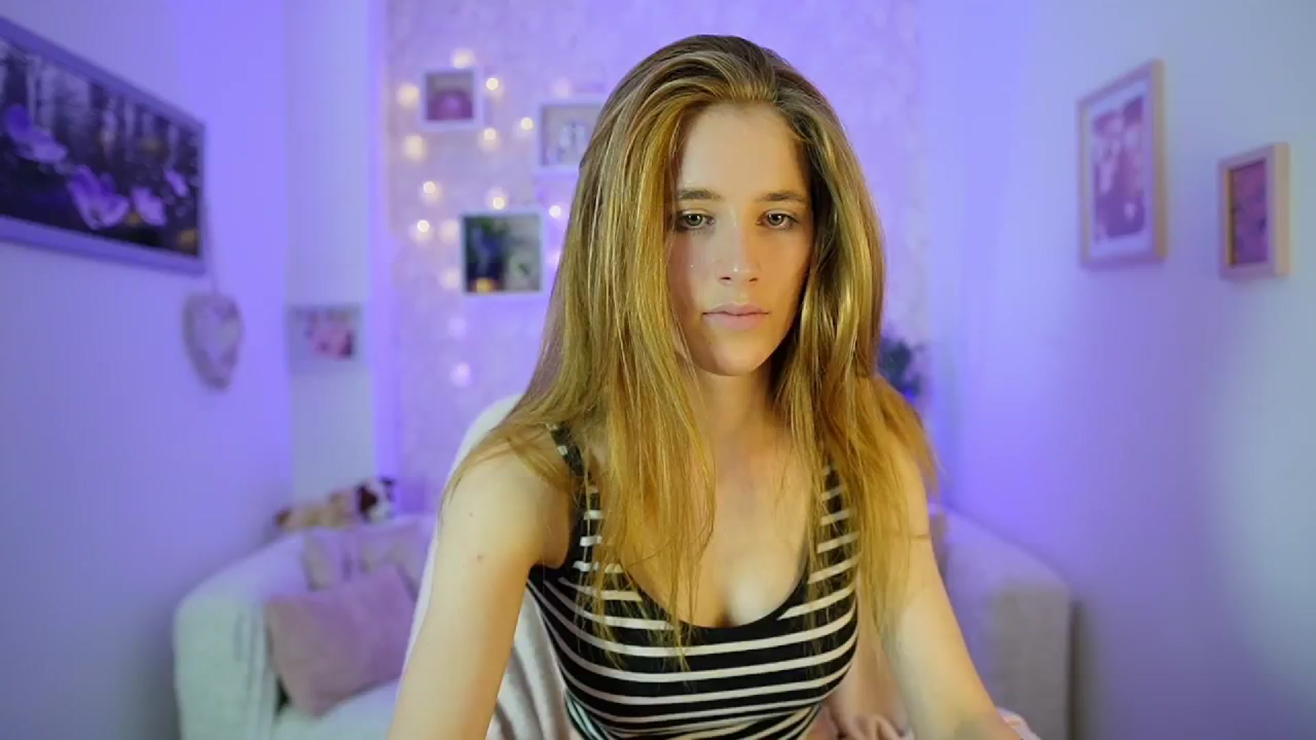 Gallery image thumbnail from Monika_Dee's myfreecams stream on, 06/05/2024, 16:39 image 16 of 20
