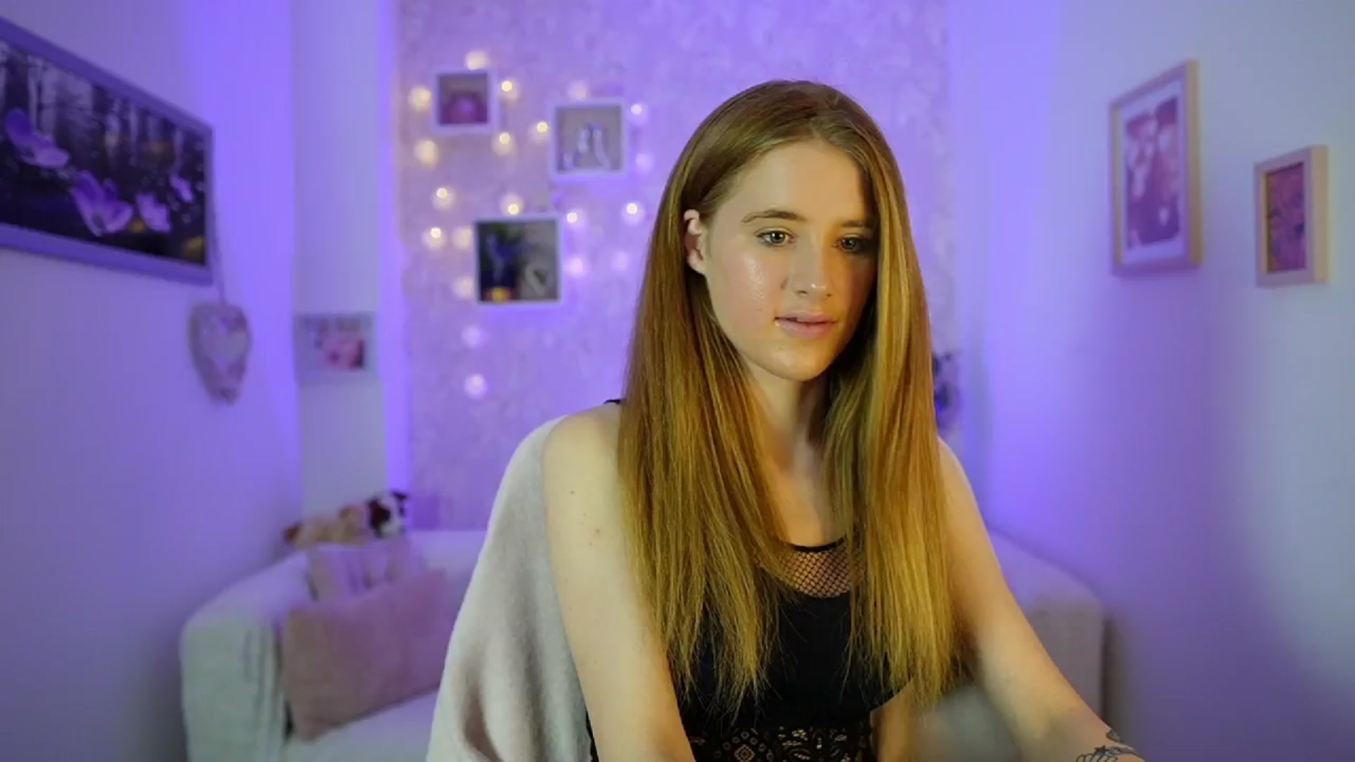Gallery image thumbnail from Monika_Dee's myfreecams stream on, 06/06/2024, 14:50 image 9 of 20