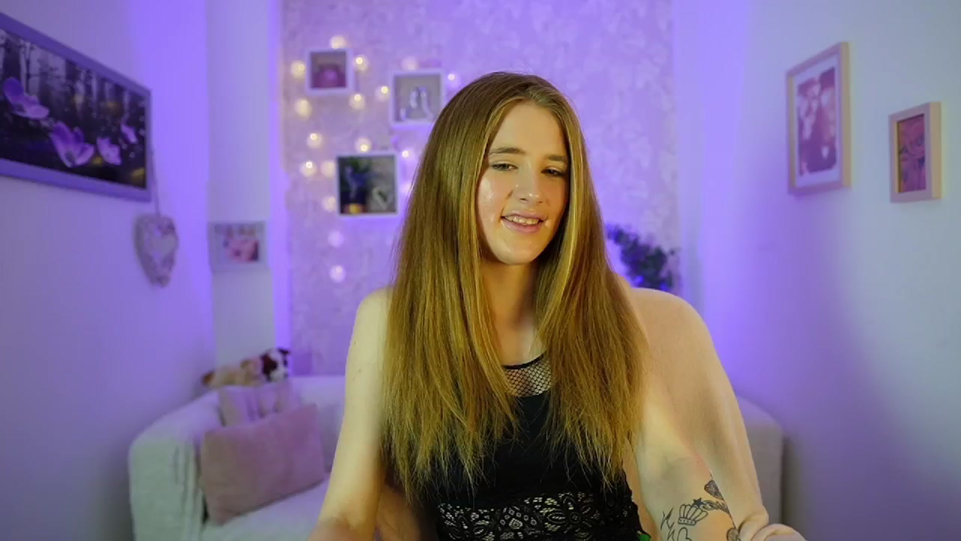 Gallery image thumbnail from Monika_Dee's myfreecams stream on, 06/06/2024, 14:50 image 5 of 20