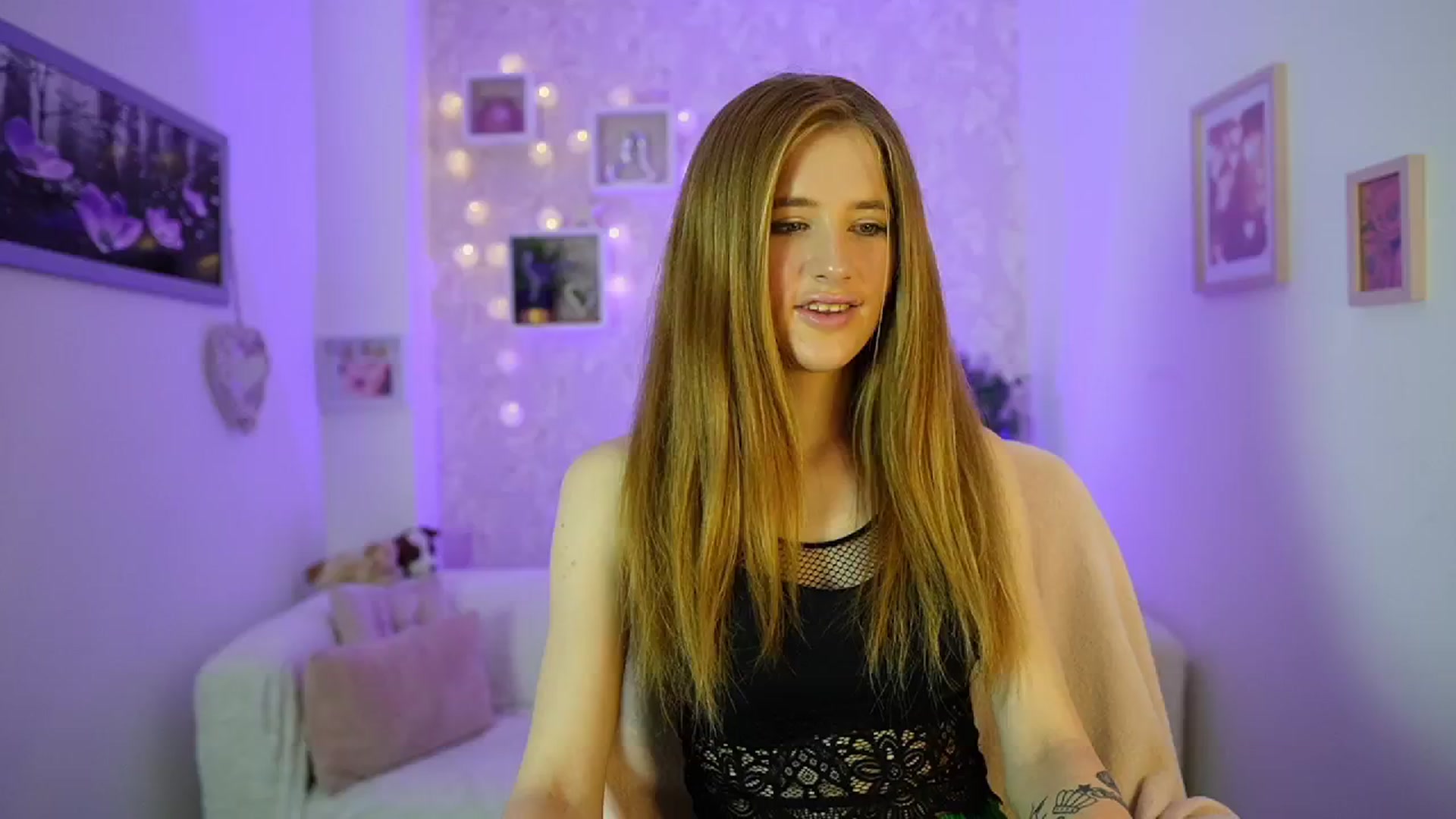 Gallery image thumbnail from Monika_Dee's myfreecams stream on, 06/06/2024, 14:50 image 2 of 20