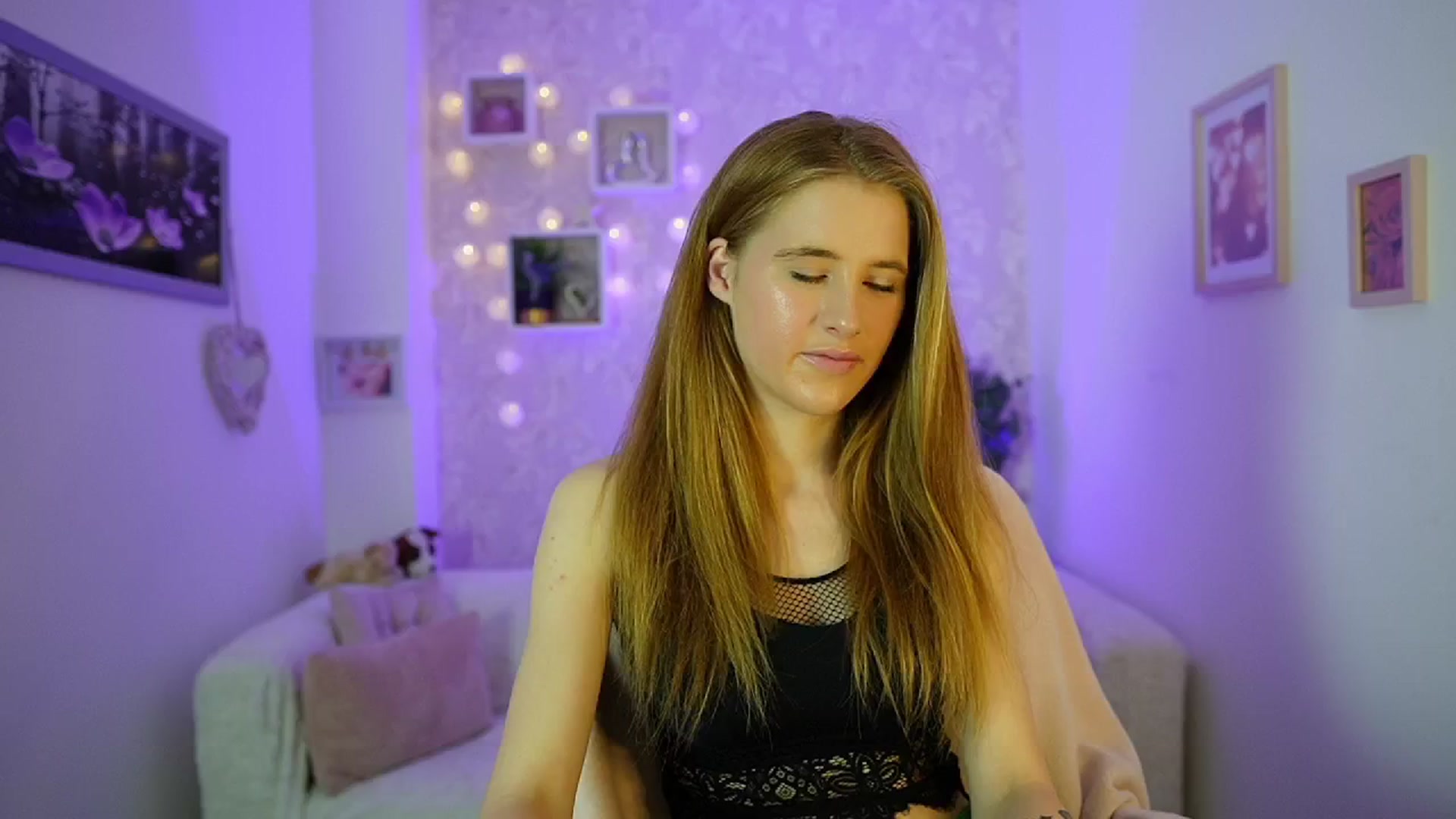 Gallery image thumbnail from Monika_Dee's myfreecams stream on, 06/06/2024, 14:50 image 14 of 20