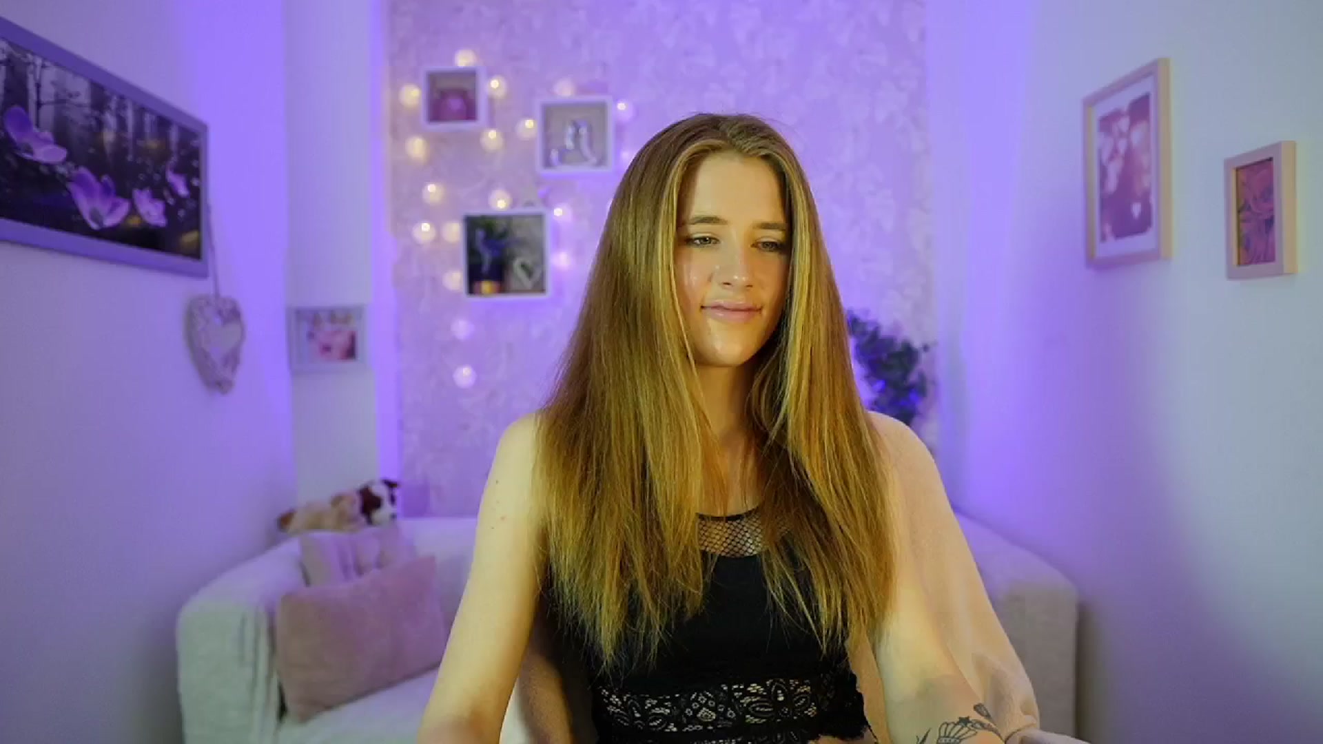 Gallery image thumbnail from Monika_Dee's myfreecams stream on, 06/06/2024, 14:50 image 12 of 20