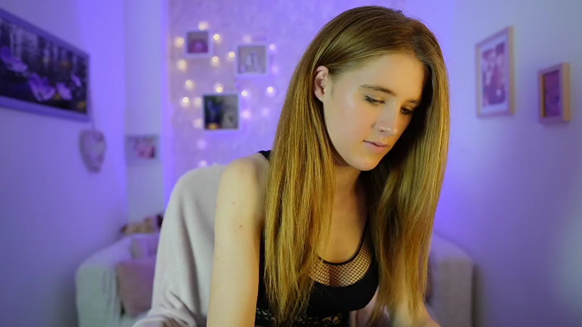Gallery image thumbnail from Monika_Dee's myfreecams stream on, 06/06/2024, 16:05 image 20 of 20