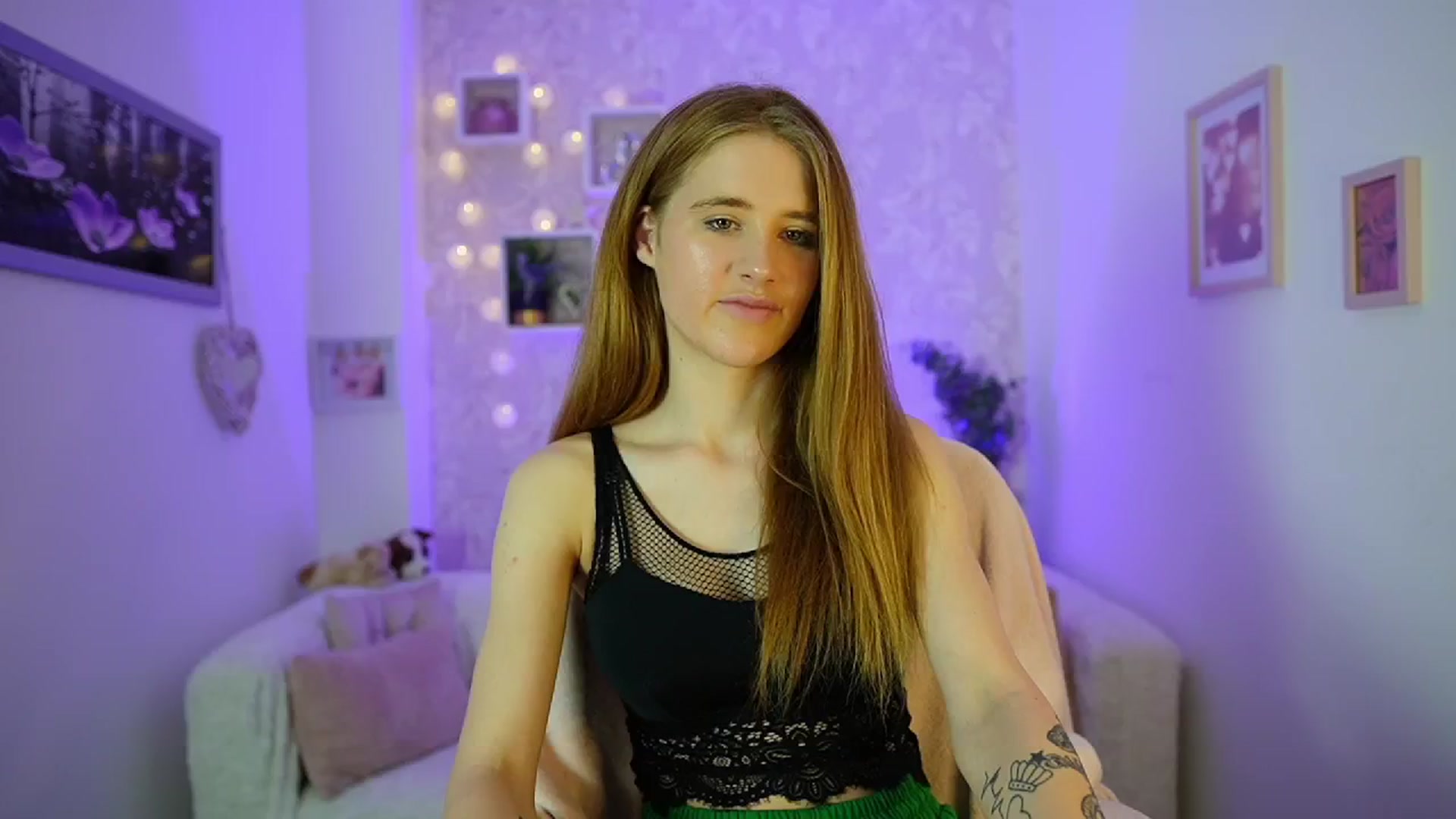 Gallery image thumbnail from Monika_Dee's myfreecams stream on, 06/06/2024, 16:05 image 14 of 20