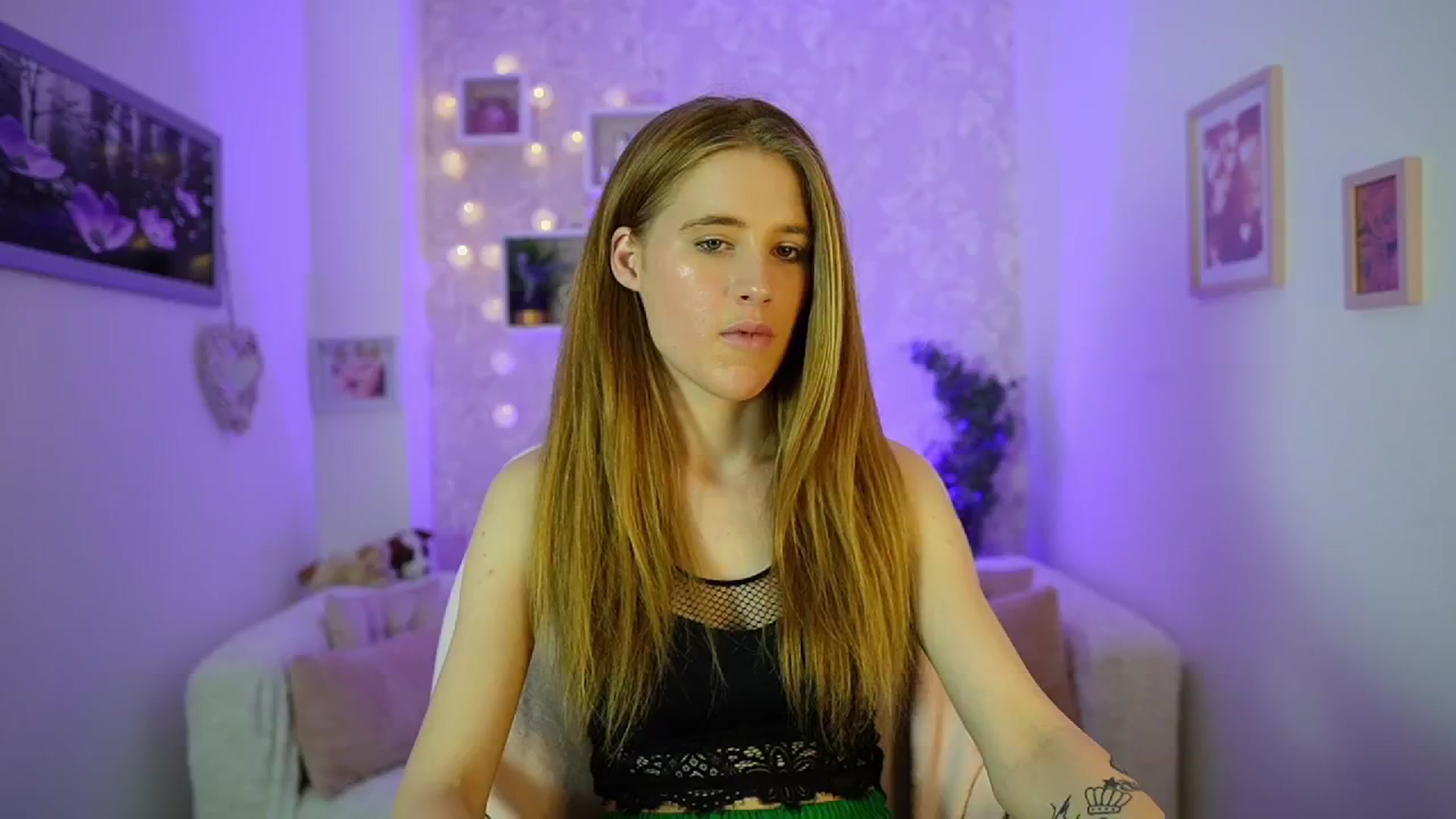 Gallery image thumbnail from Monika_Dee's myfreecams stream on, 06/06/2024, 16:05 image 6 of 20