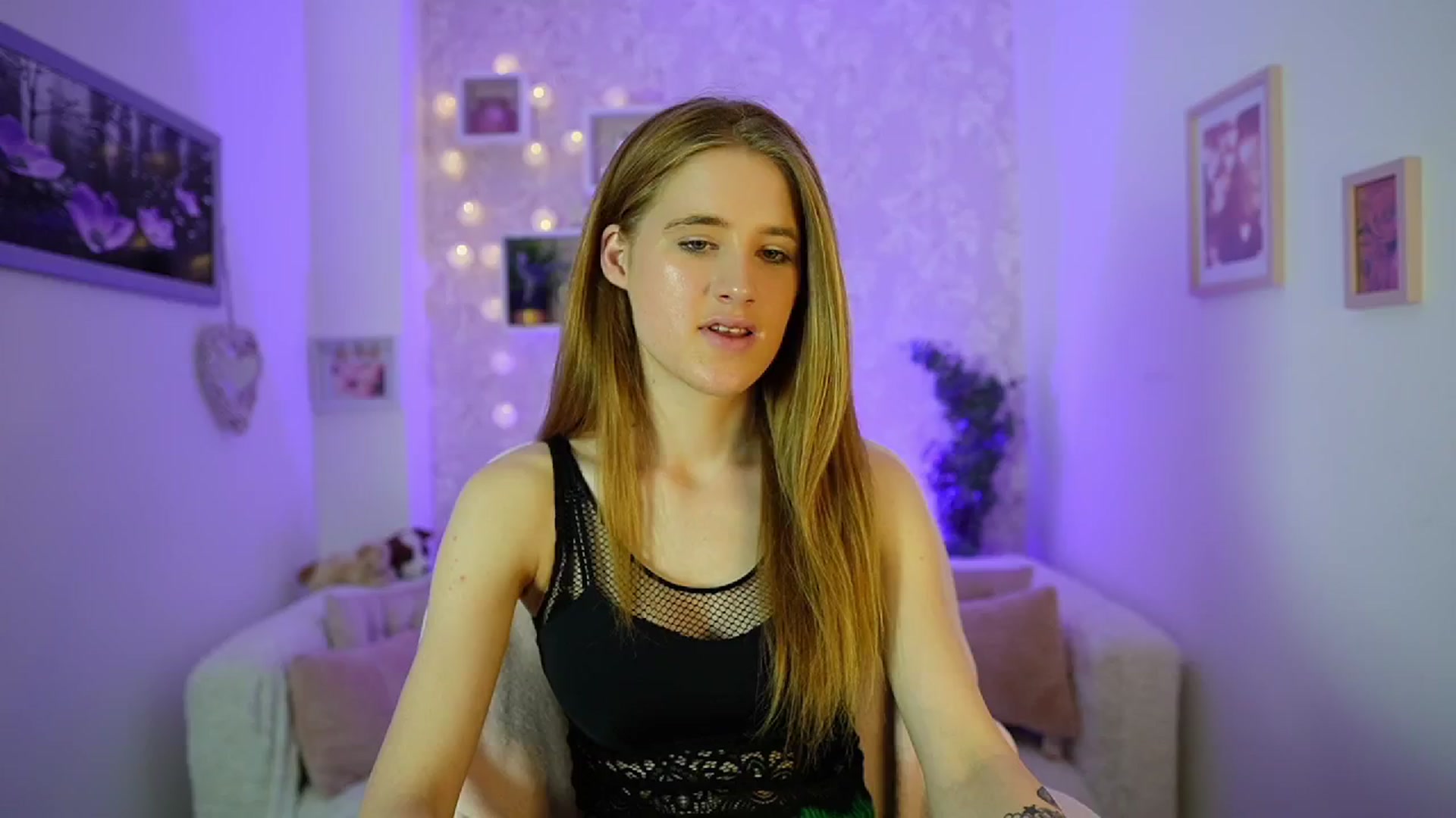 Gallery image thumbnail from Monika_Dee's myfreecams stream on, 06/06/2024, 16:05 image 7 of 20