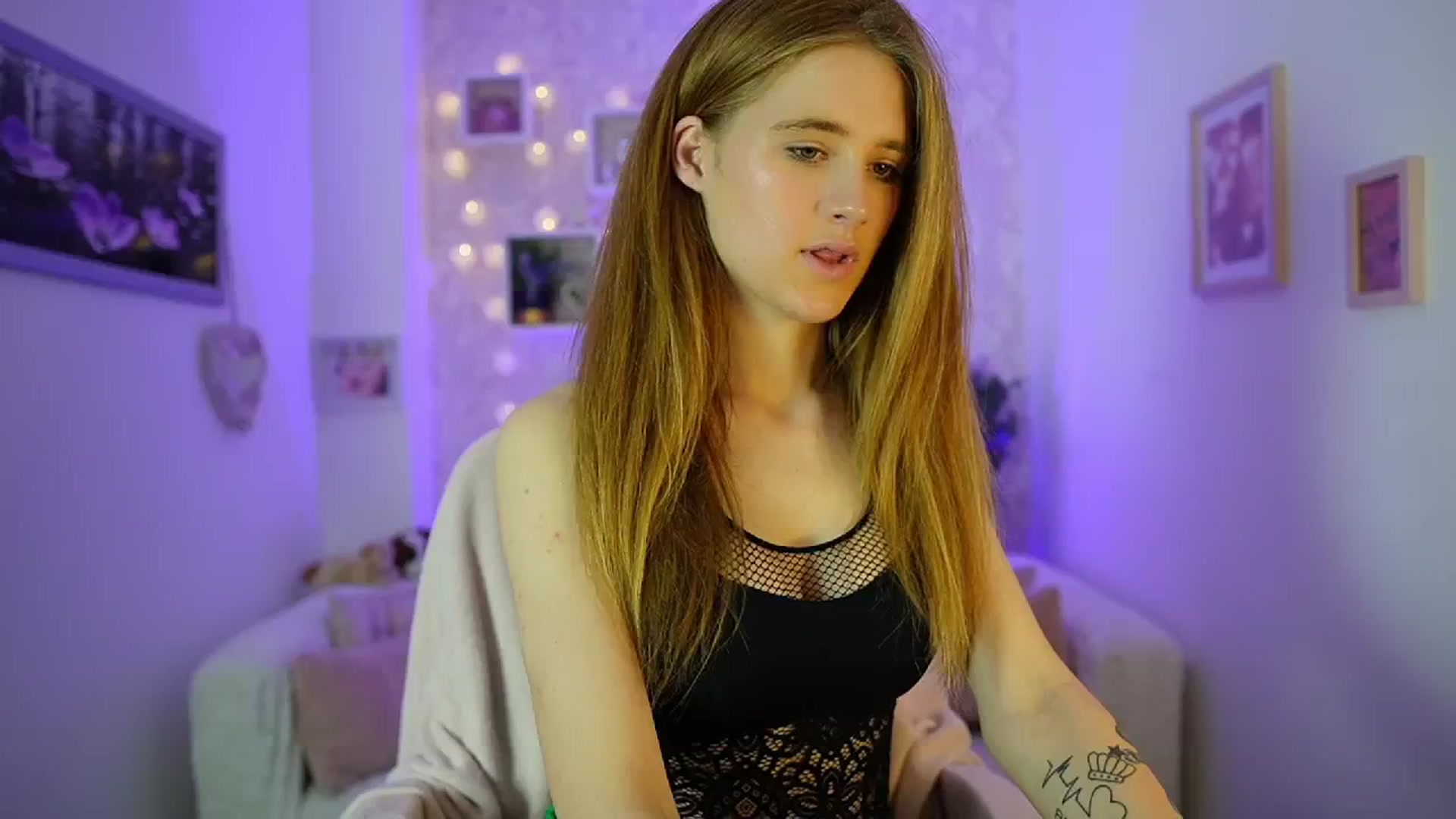 Gallery image thumbnail from Monika_Dee's myfreecams stream on, 06/06/2024, 16:05 image 19 of 20