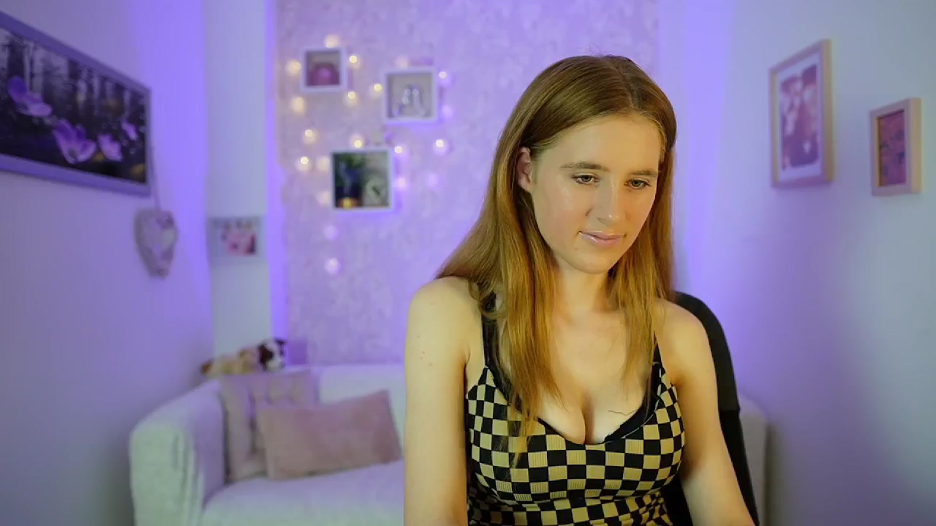 Gallery image thumbnail from Monika_Dee's myfreecams stream on, 06/10/2024, 12:43 image 15 of 20