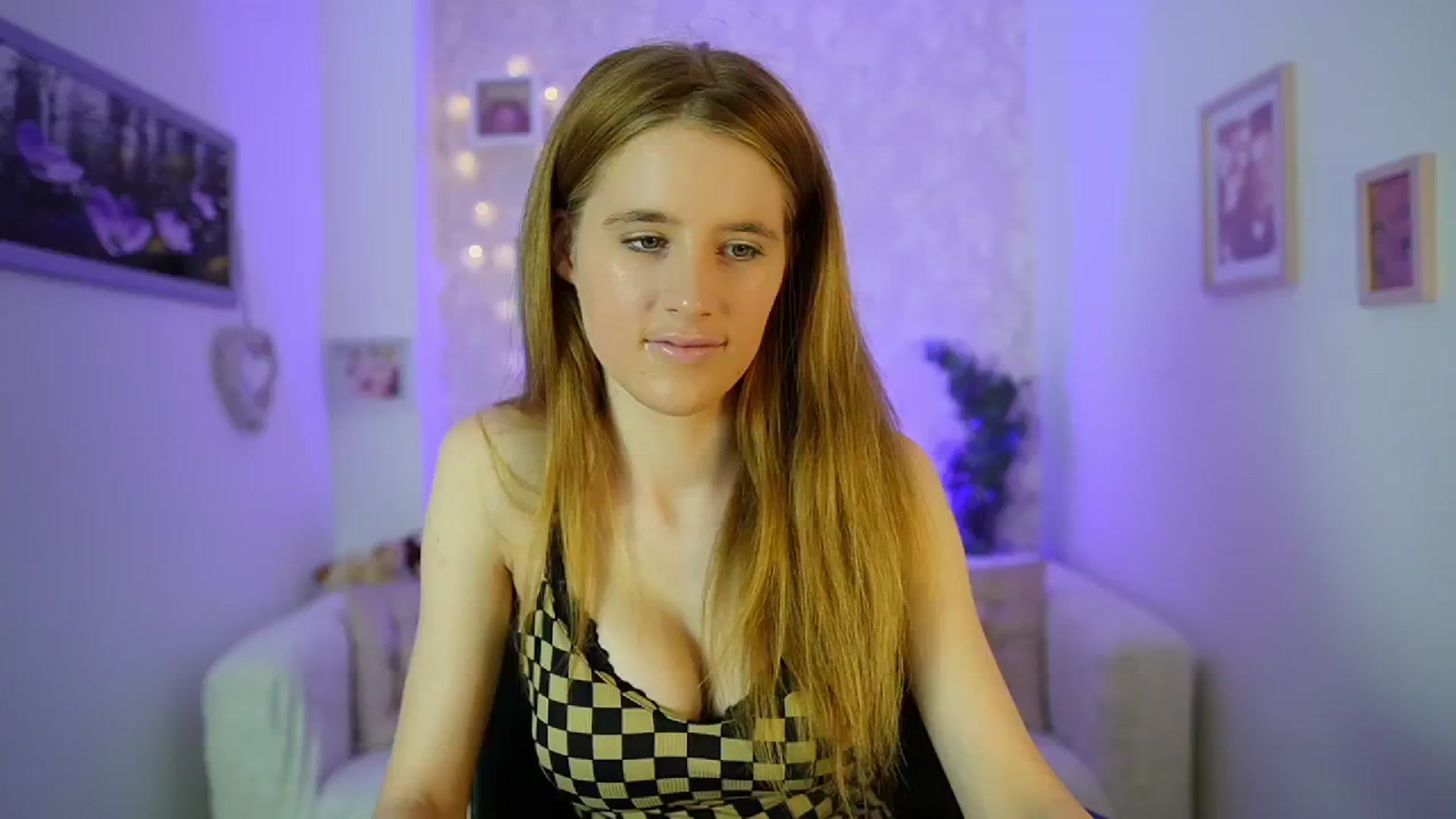Gallery image thumbnail from Monika_Dee's myfreecams stream on, 06/10/2024, 13:58 image 15 of 20