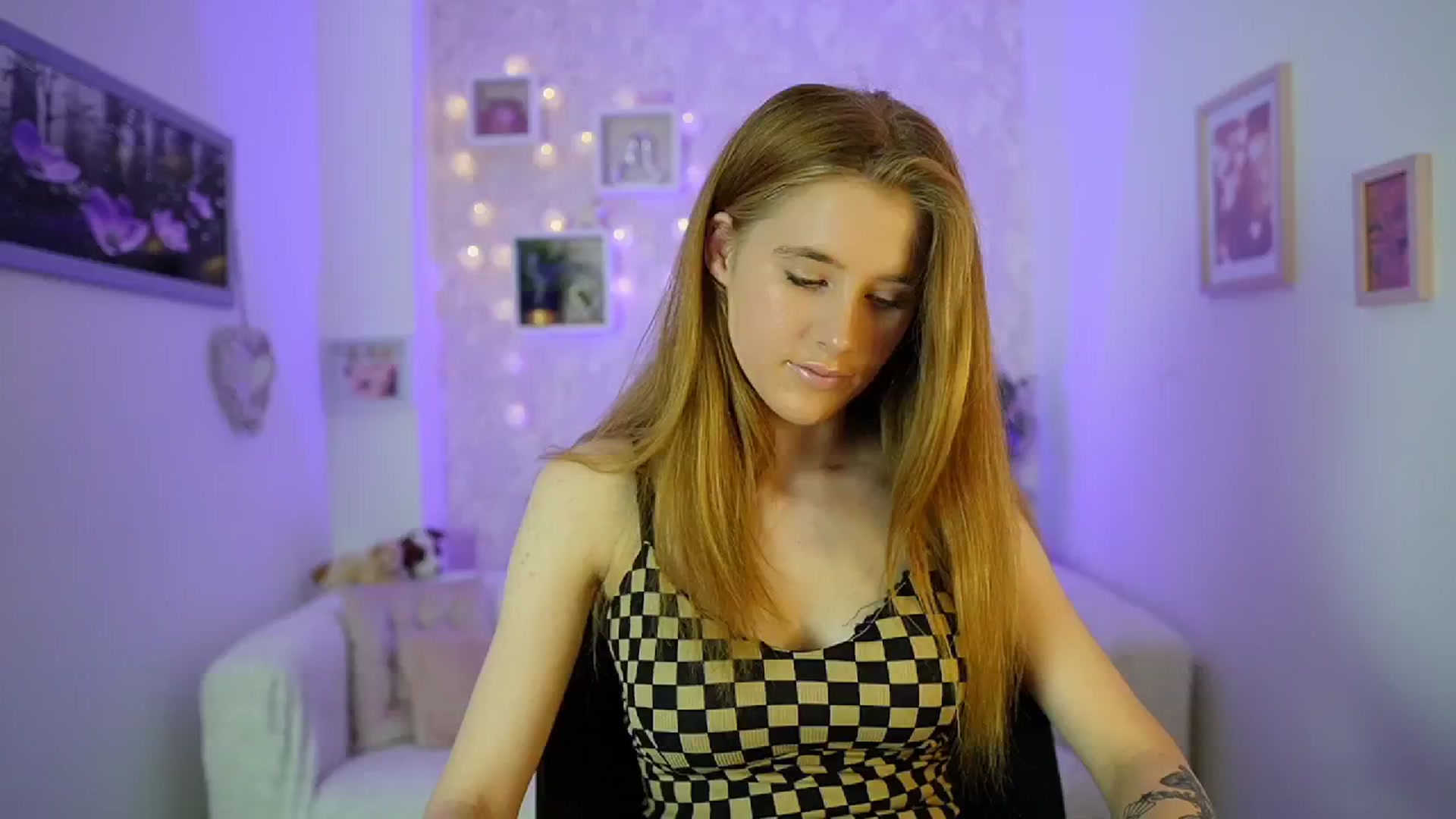 Gallery image thumbnail from Monika_Dee's myfreecams stream on, 06/10/2024, 13:58 image 1 of 20