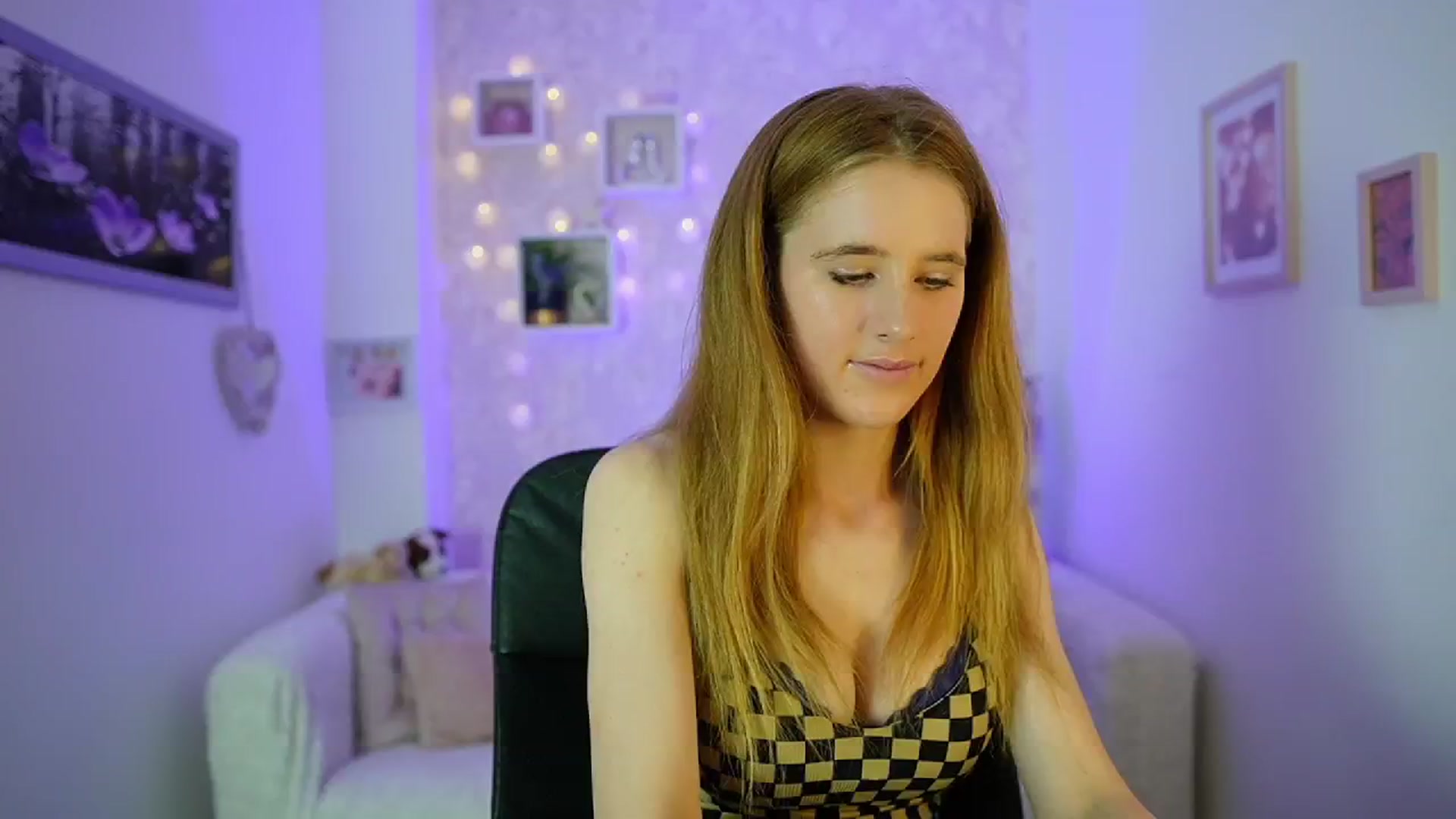 Gallery image thumbnail from Monika_Dee's myfreecams stream on, 06/10/2024, 15:48 image 9 of 20