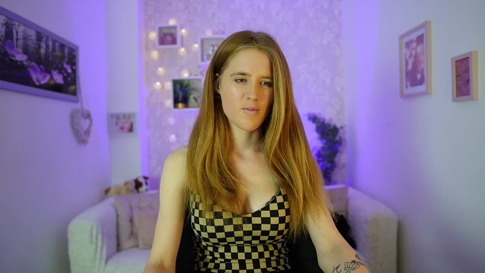Gallery image thumbnail from Monika_Dee's myfreecams stream on, 06/10/2024, 15:48 image 1 of 20