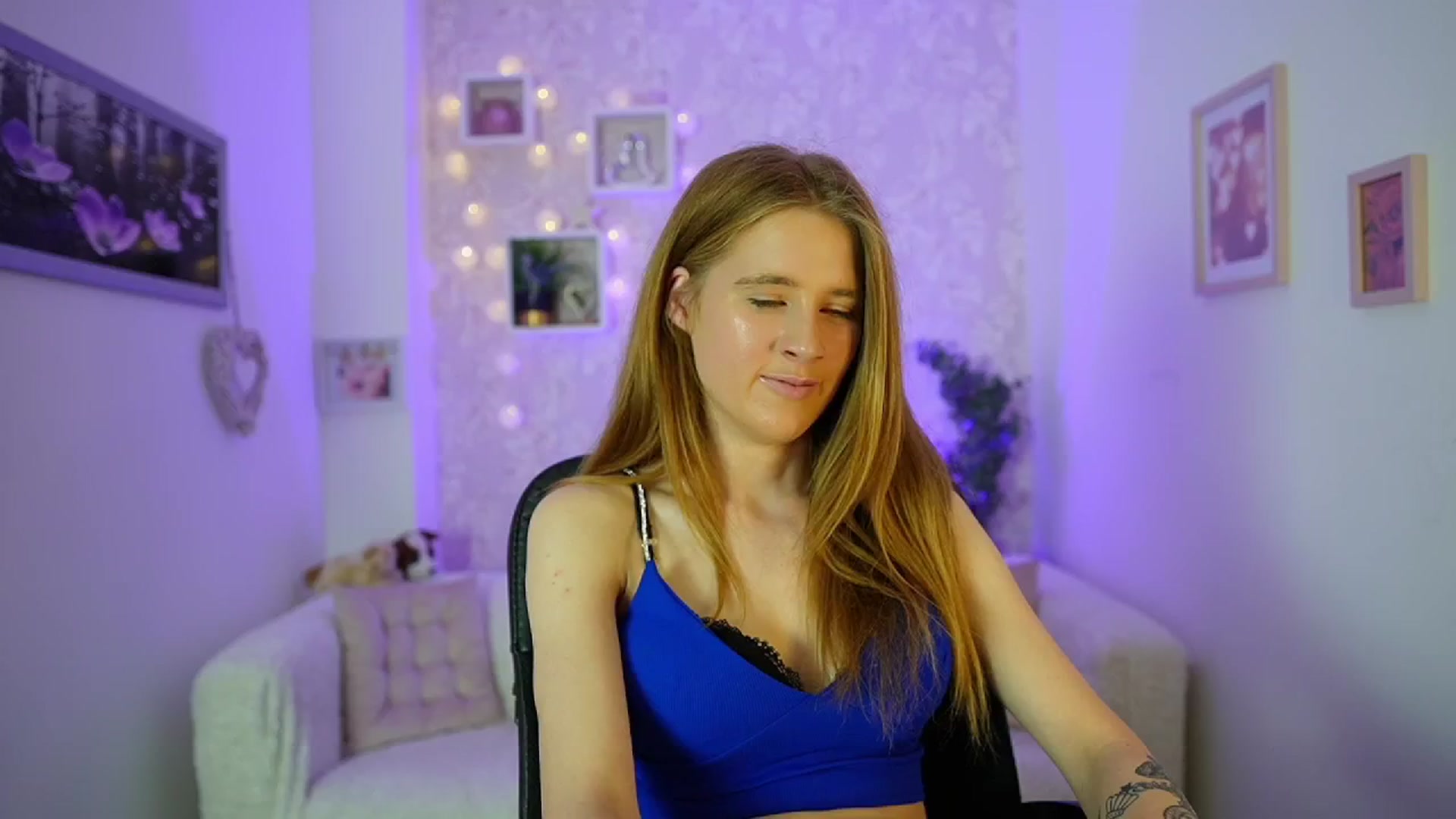 Gallery image thumbnail from Monika_Dee's myfreecams stream on, 06/11/2024, 16:21 image 7 of 20