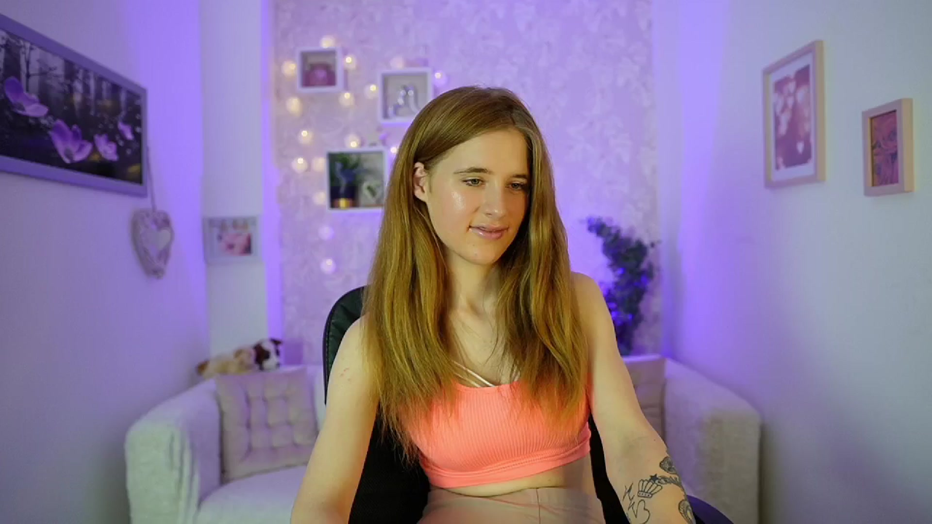 Gallery image thumbnail from Monika_Dee's myfreecams stream on, 06/12/2024, 13:38 image 1 of 20