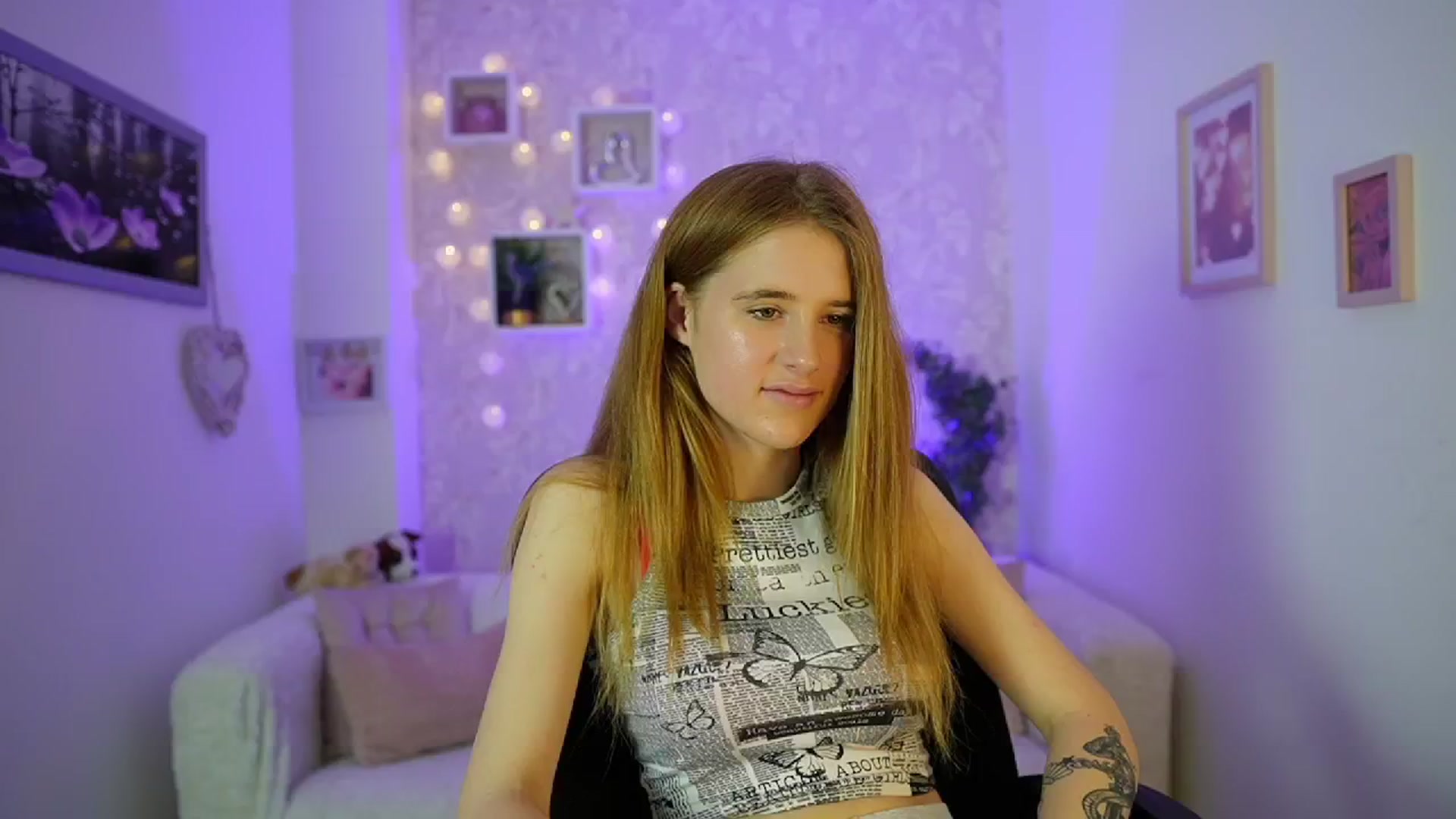 Gallery image thumbnail from Monika_Dee's myfreecams stream on, 06/13/2024, 15:04 image 13 of 20