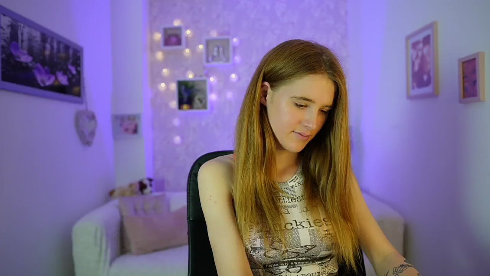 Gallery image thumbnail from Monika_Dee's myfreecams stream on, 06/13/2024, 16:31 image 6 of 20