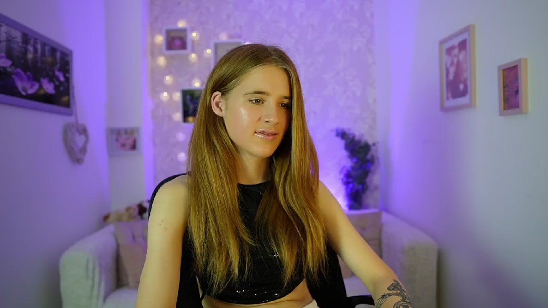Gallery image thumbnail from Monika_Dee's myfreecams stream on, 06/14/2024, 13:30 image 14 of 20
