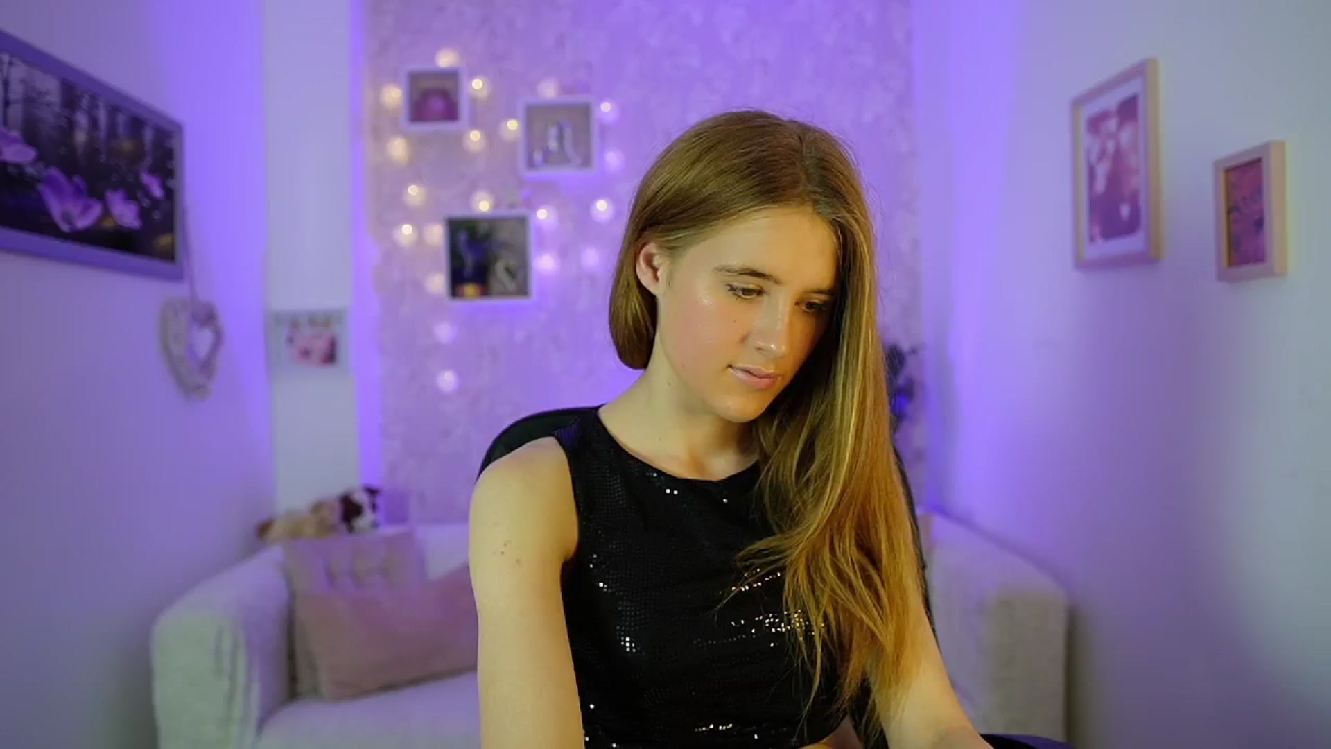 Gallery image thumbnail from Monika_Dee's myfreecams stream on, 06/14/2024, 15:40 image 3 of 20