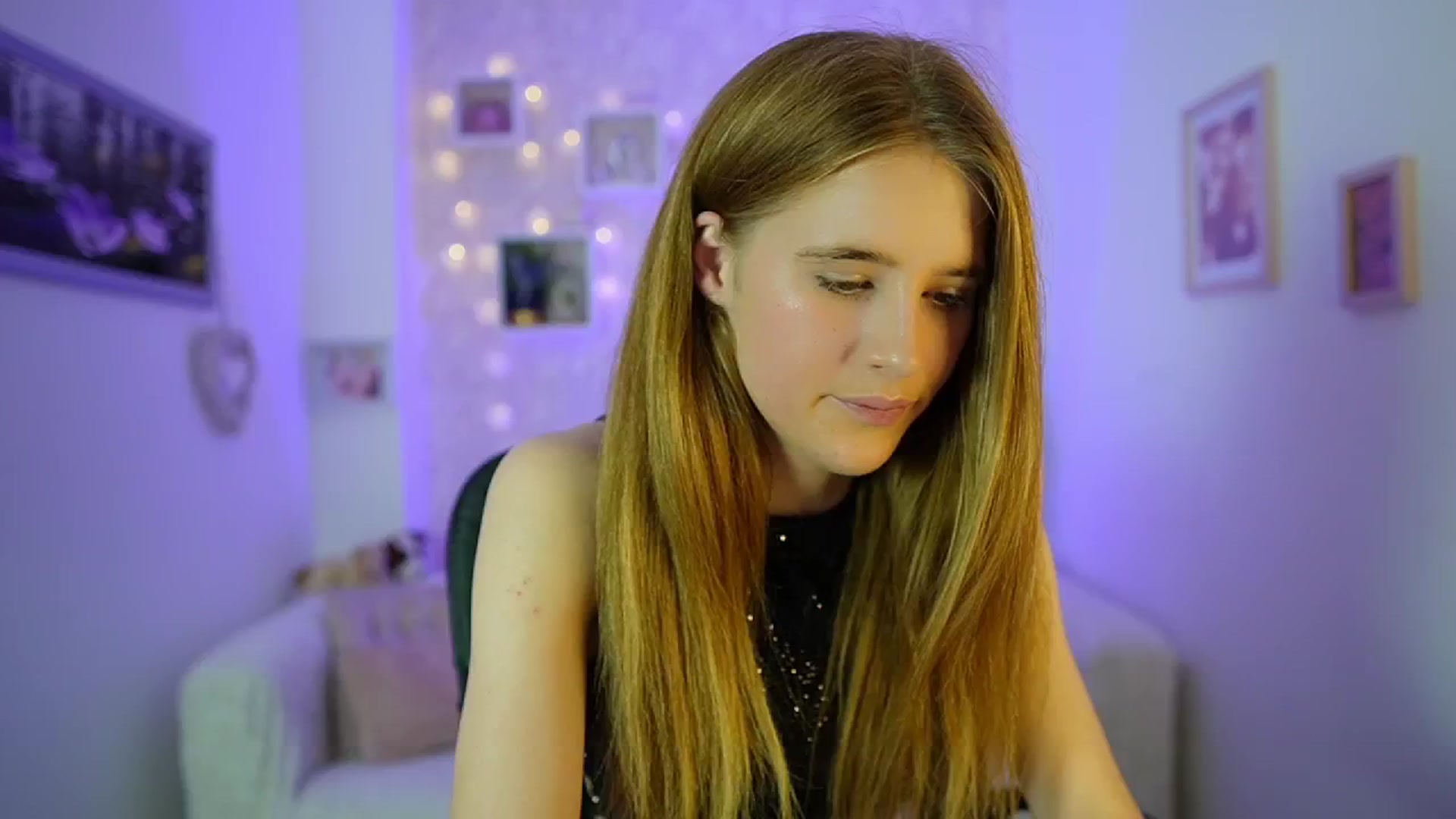 Gallery image thumbnail from Monika_Dee's myfreecams stream on, 06/14/2024, 15:40 image 14 of 20