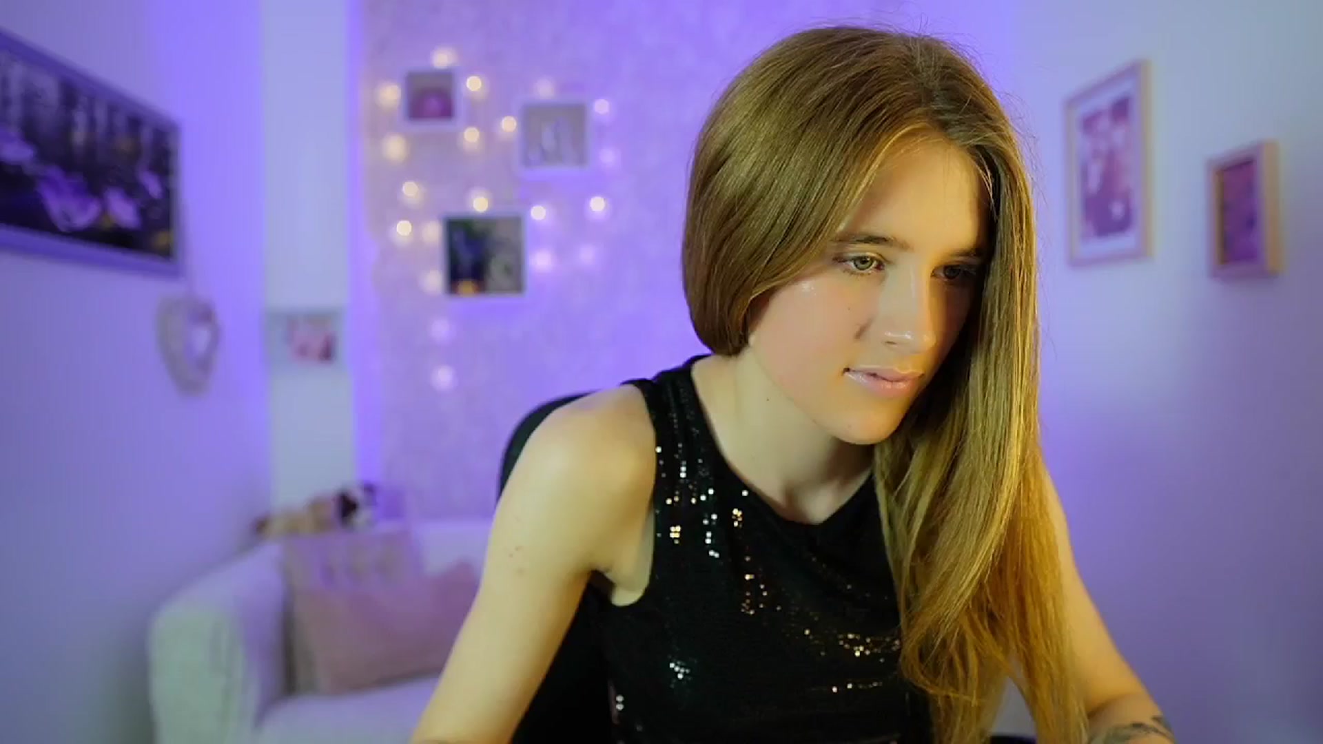 Gallery image thumbnail from Monika_Dee's myfreecams stream on, 06/14/2024, 15:40 image 2 of 20
