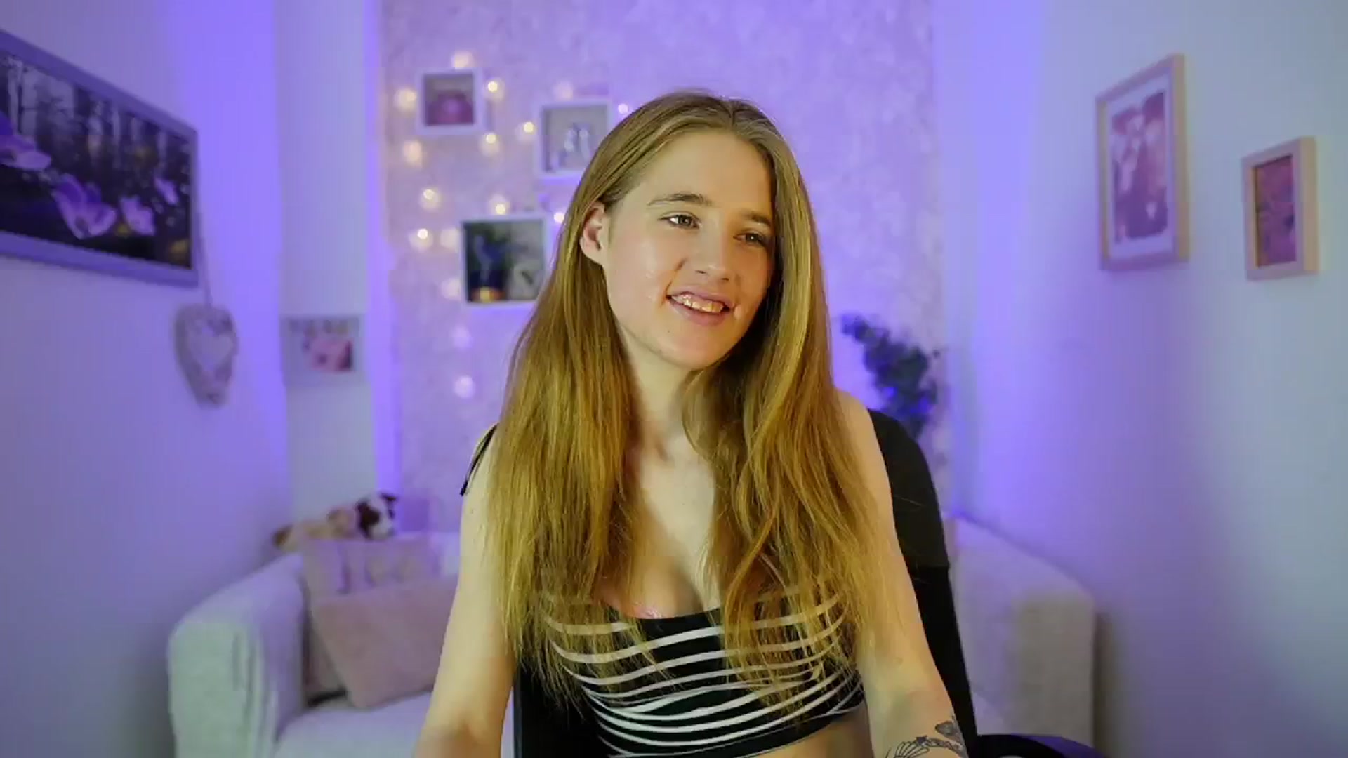Gallery image thumbnail from Monika_Dee's myfreecams stream on, 06/17/2024, 13:55 image 7 of 20