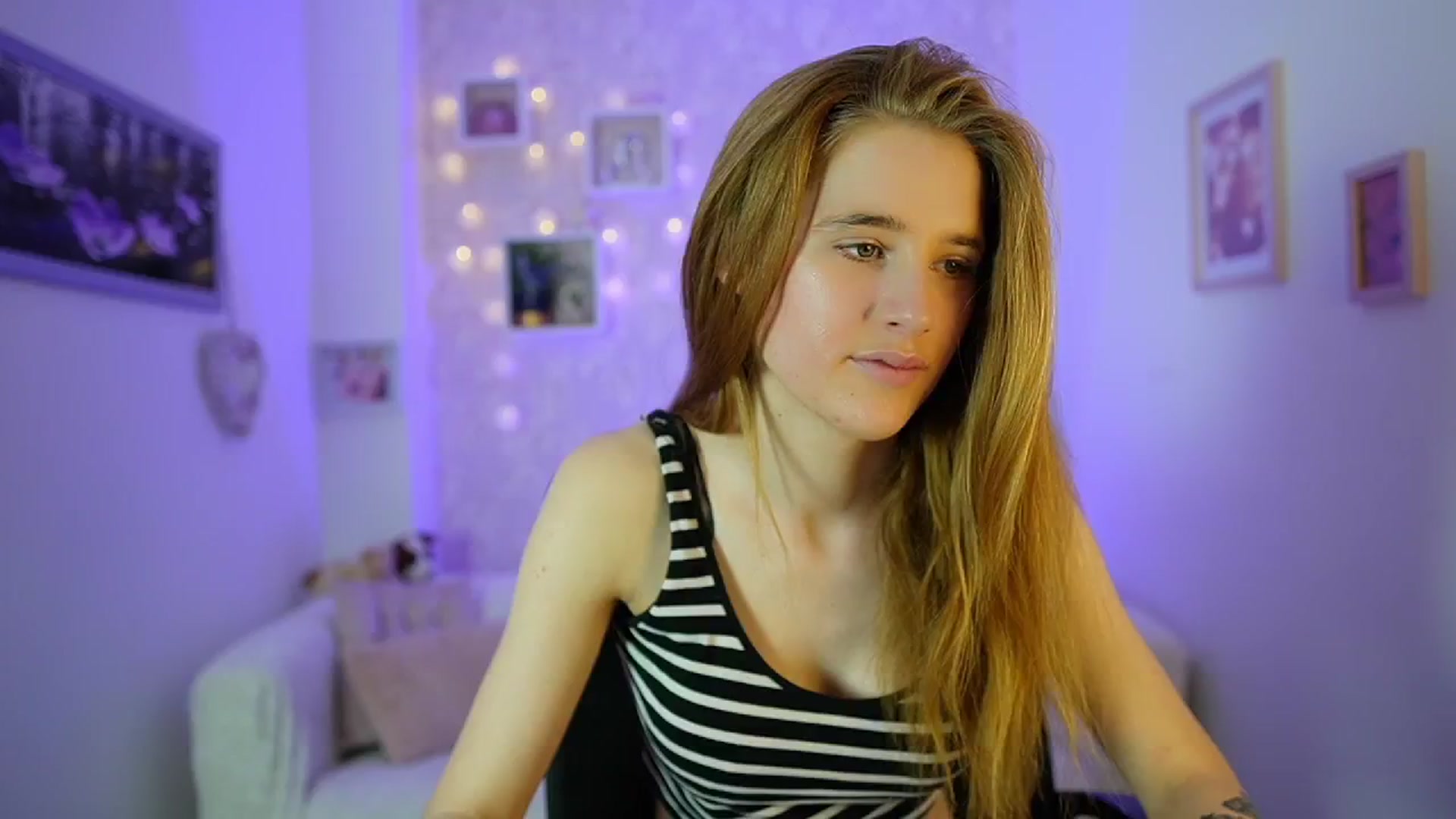 Gallery image thumbnail from Monika_Dee's myfreecams stream on, 06/17/2024, 14:45 image 3 of 20