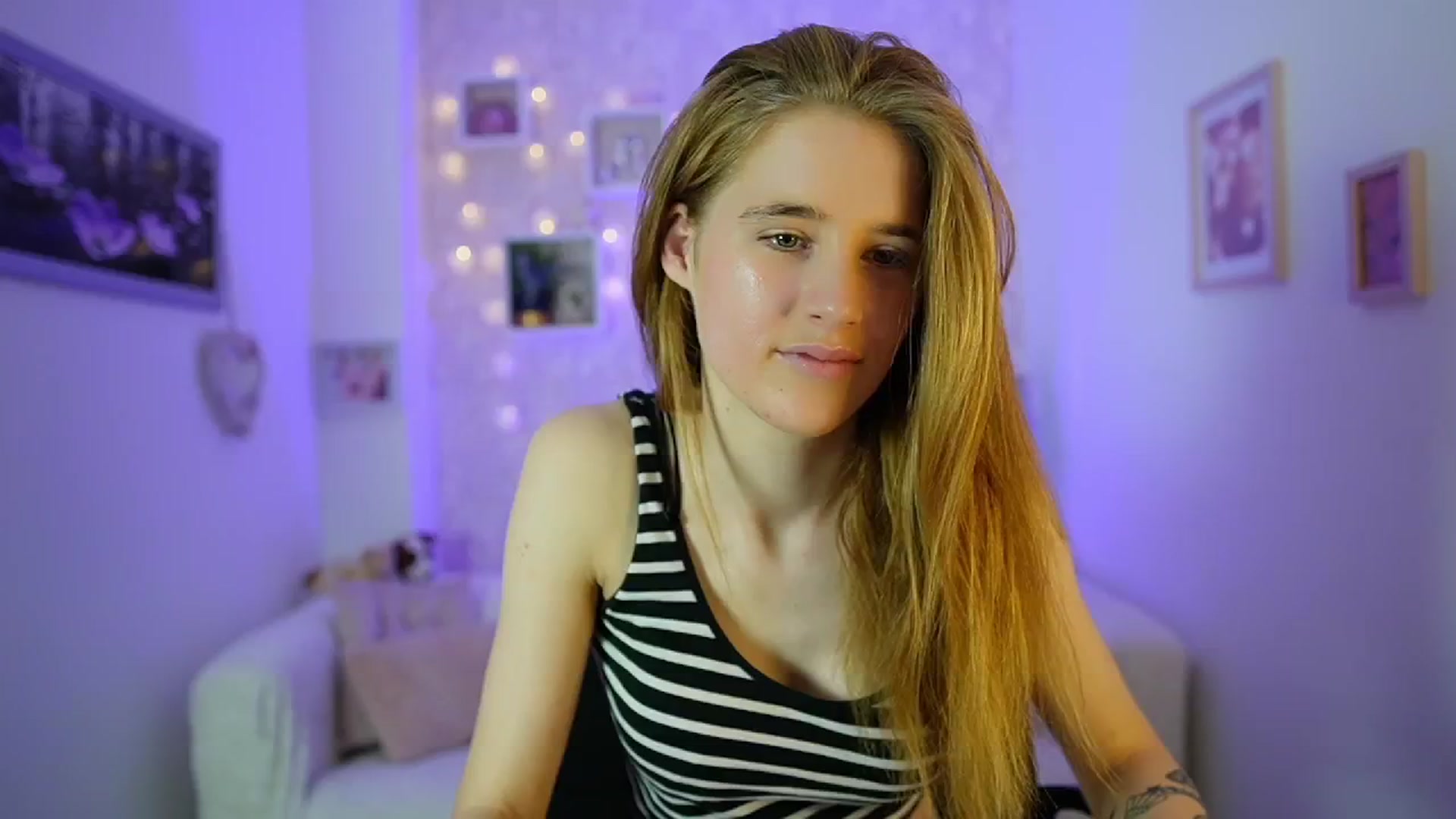 Gallery image thumbnail from Monika_Dee's myfreecams stream on, 06/17/2024, 14:45 image 2 of 20