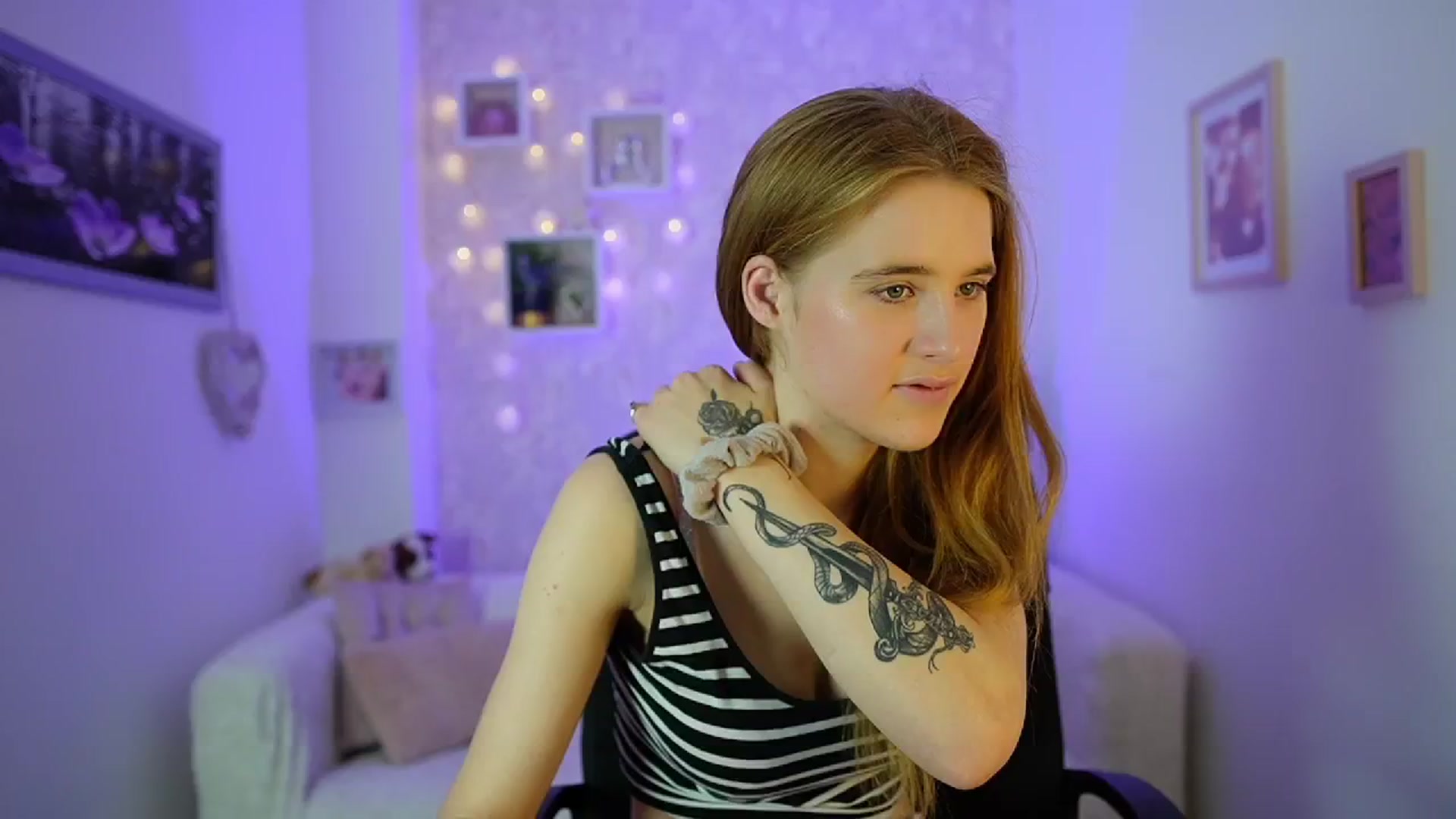 Gallery image thumbnail from Monika_Dee's myfreecams stream on, 06/17/2024, 15:16 image 2 of 20