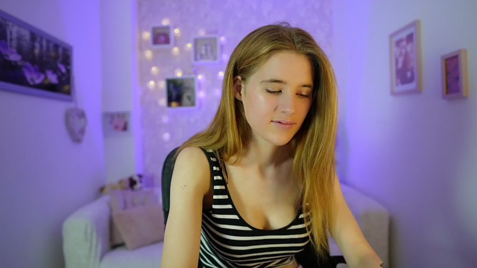 Gallery image thumbnail from Monika_Dee's myfreecams stream on, 06/17/2024, 15:16 image 7 of 20
