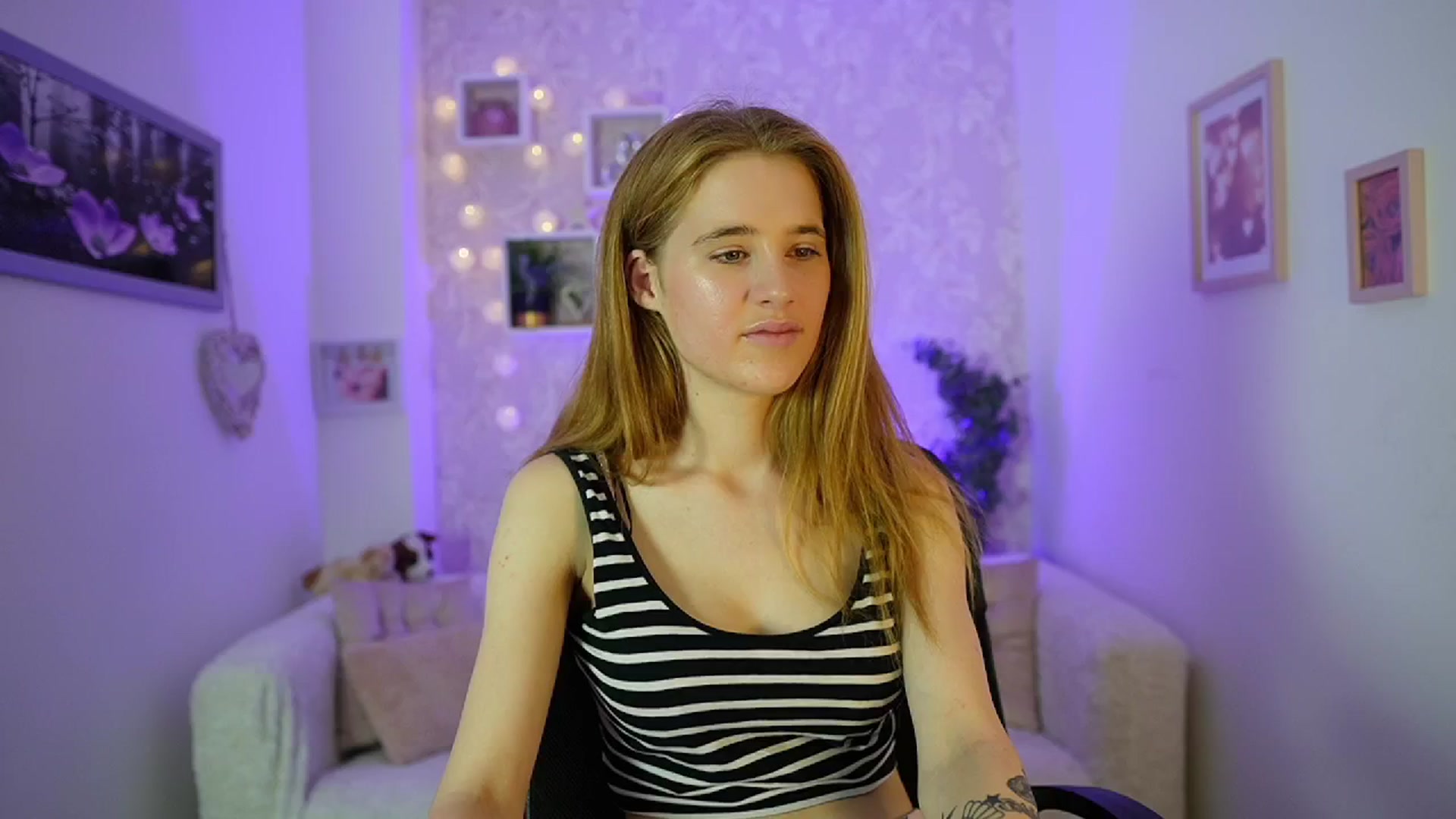 Gallery image thumbnail from Monika_Dee's myfreecams stream on, 06/17/2024, 15:16 image 6 of 20