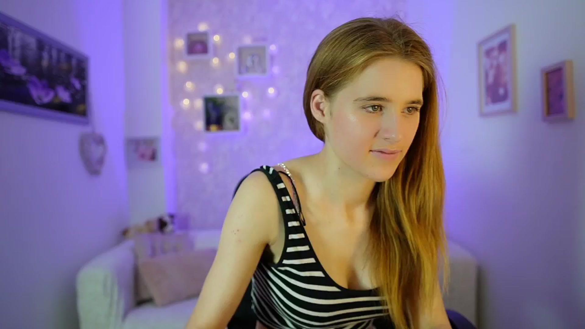 Gallery image thumbnail from Monika_Dee's myfreecams stream on, 06/17/2024, 15:16 image 3 of 20