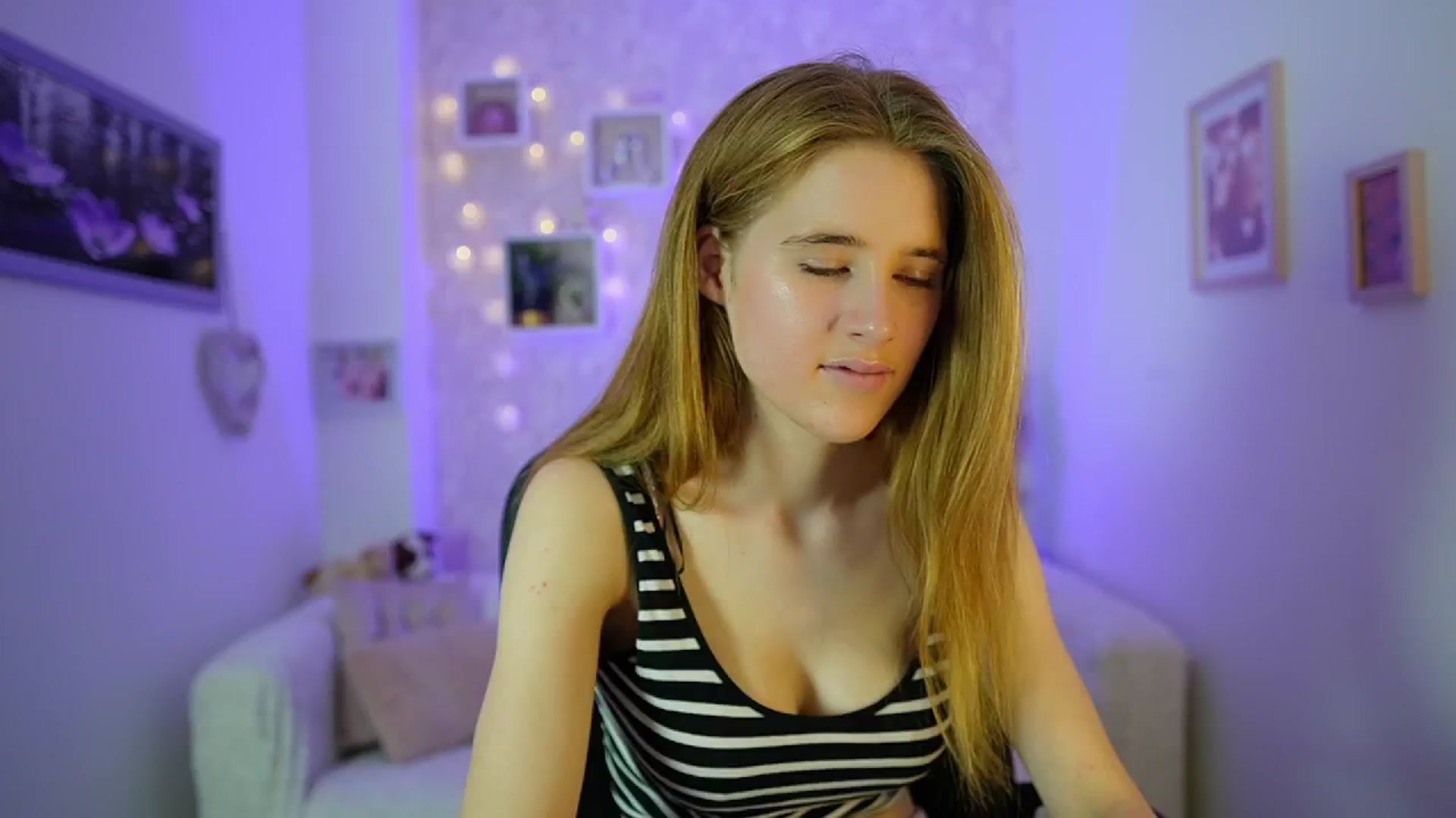 Gallery image thumbnail from Monika_Dee's myfreecams stream on, 06/17/2024, 15:16 image 8 of 20