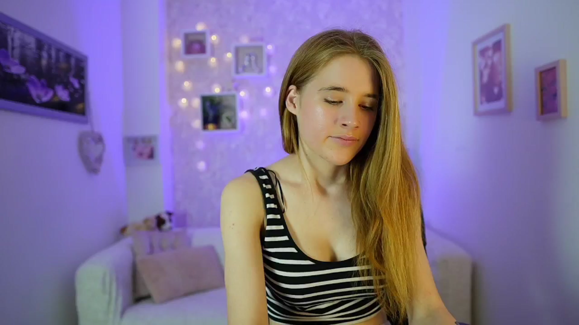 Gallery image thumbnail from Monika_Dee's myfreecams stream on, 06/17/2024, 15:16 image 13 of 20