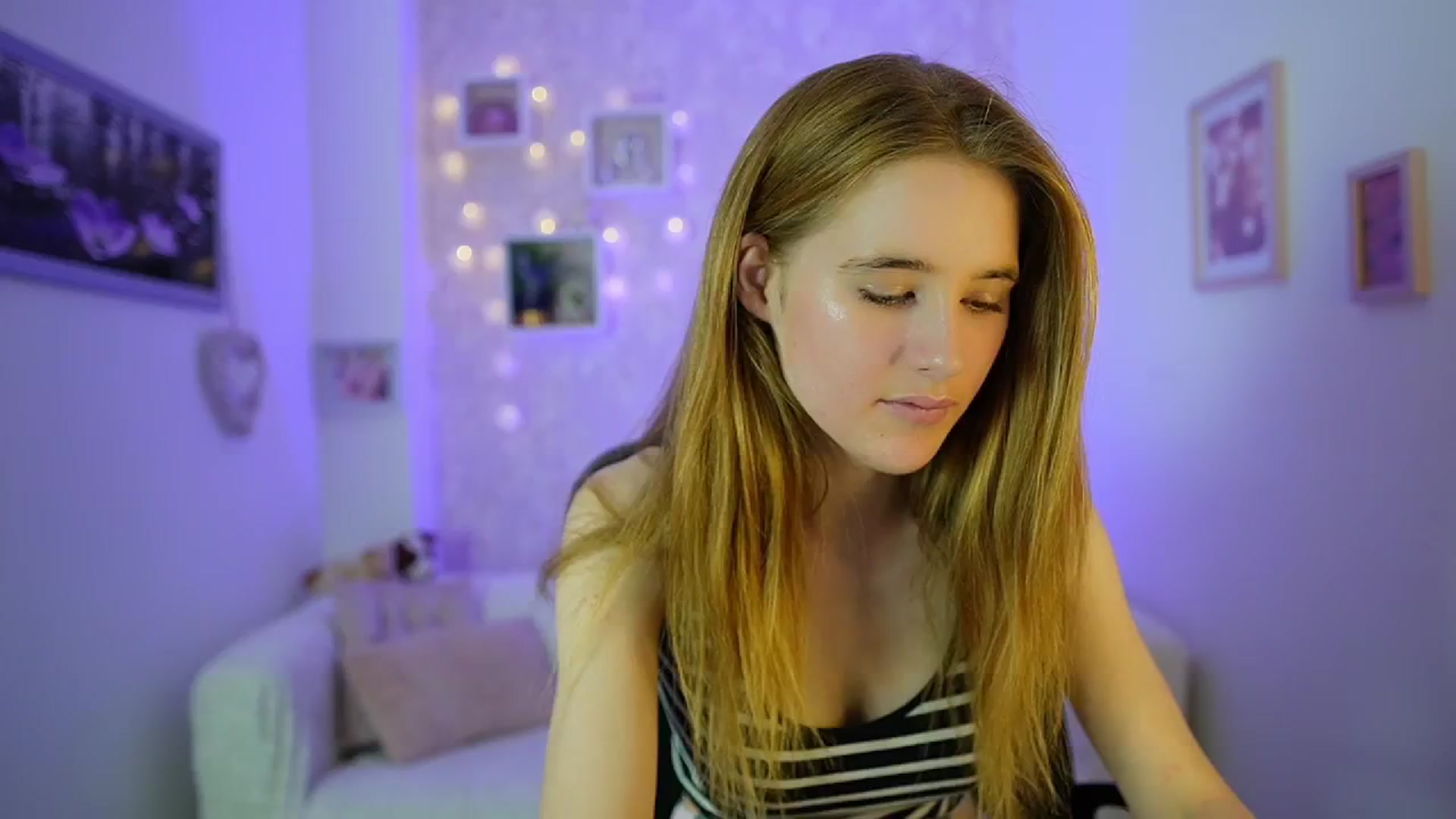 Gallery image thumbnail from Monika_Dee's myfreecams stream on, 06/17/2024, 16:07 image 5 of 20