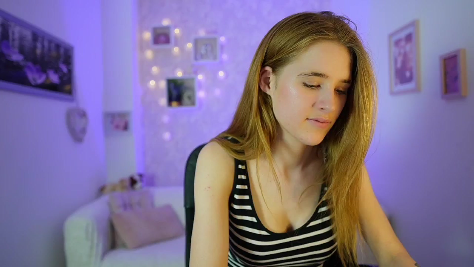 Gallery image thumbnail from Monika_Dee's myfreecams stream on, 06/17/2024, 17:54 image 17 of 20