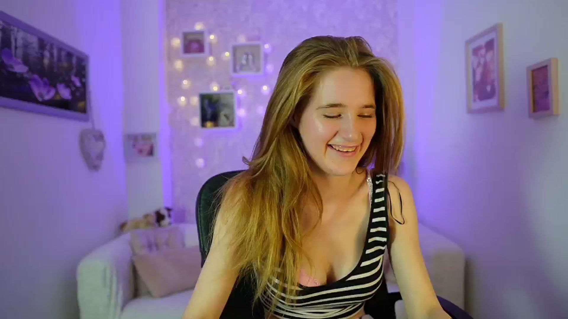 Gallery image thumbnail from Monika_Dee's myfreecams stream on, 06/17/2024, 17:54 image 8 of 20