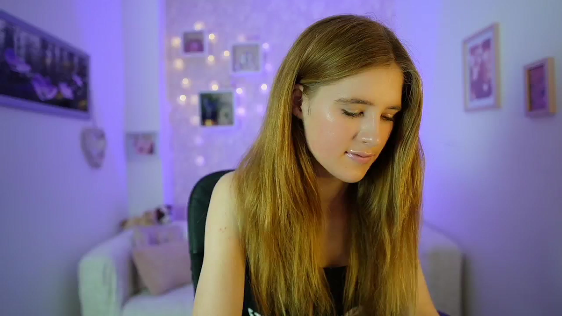Gallery image thumbnail from Monika_Dee's myfreecams stream on, 06/18/2024, 13:21 image 20 of 20