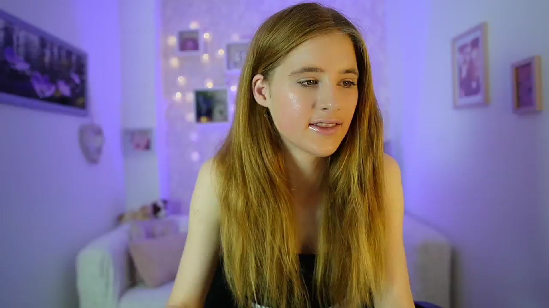 Gallery image thumbnail from Monika_Dee's myfreecams stream on, 06/18/2024, 13:21 image 8 of 20