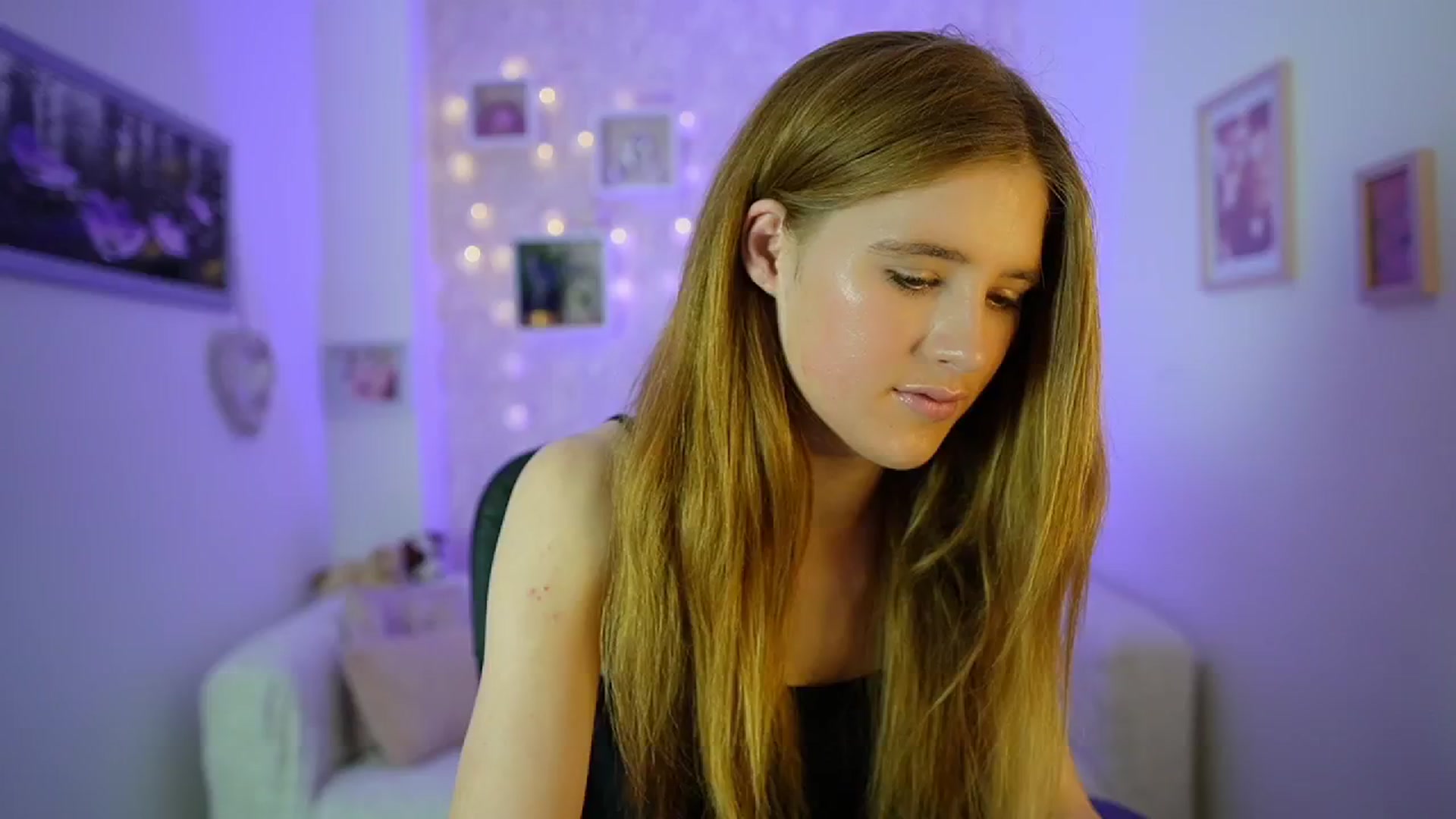 Gallery image thumbnail from Monika_Dee's myfreecams stream on, 06/18/2024, 14:14 image 12 of 20