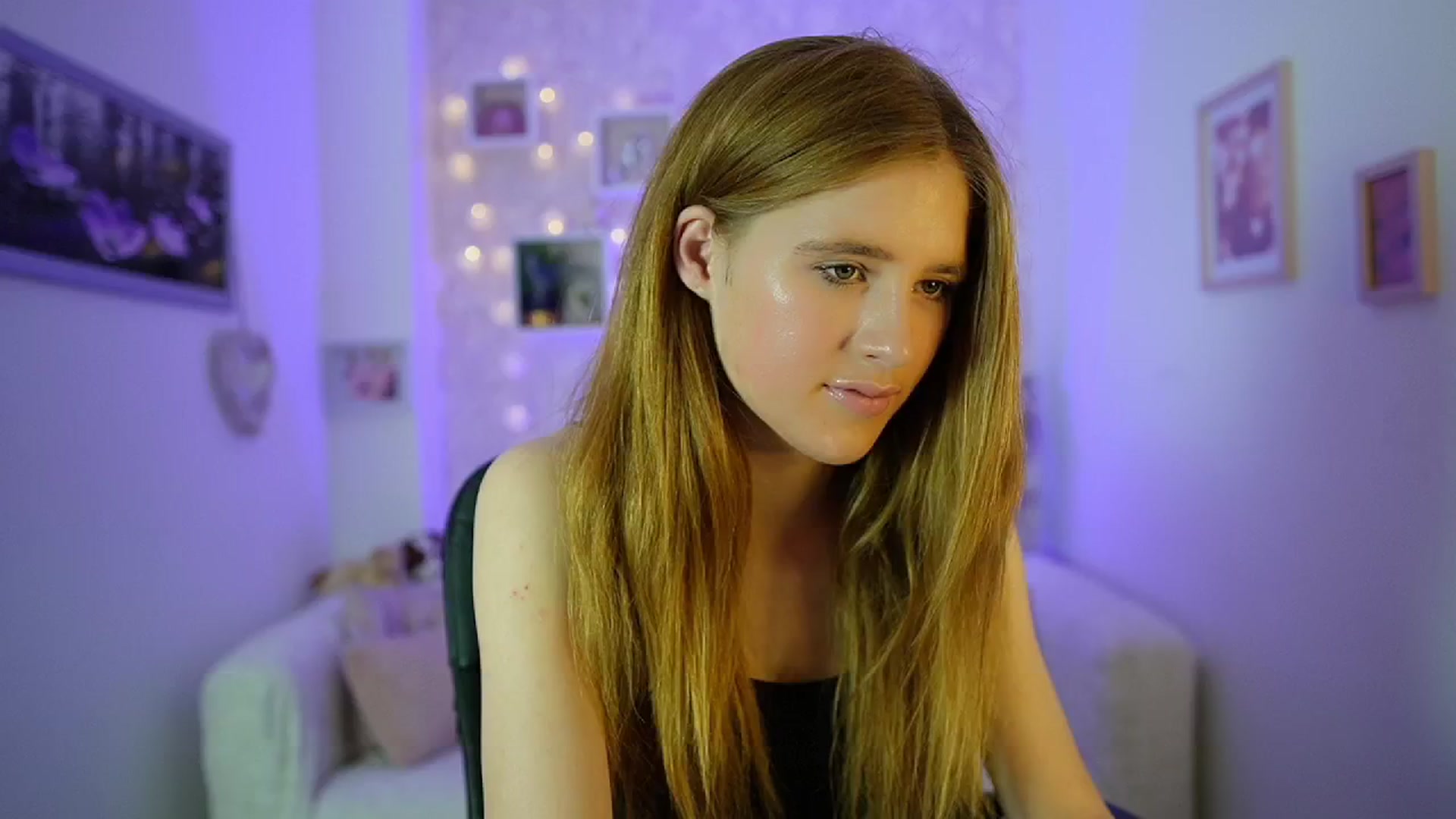Gallery image thumbnail from Monika_Dee's myfreecams stream on, 06/18/2024, 14:14 image 7 of 20