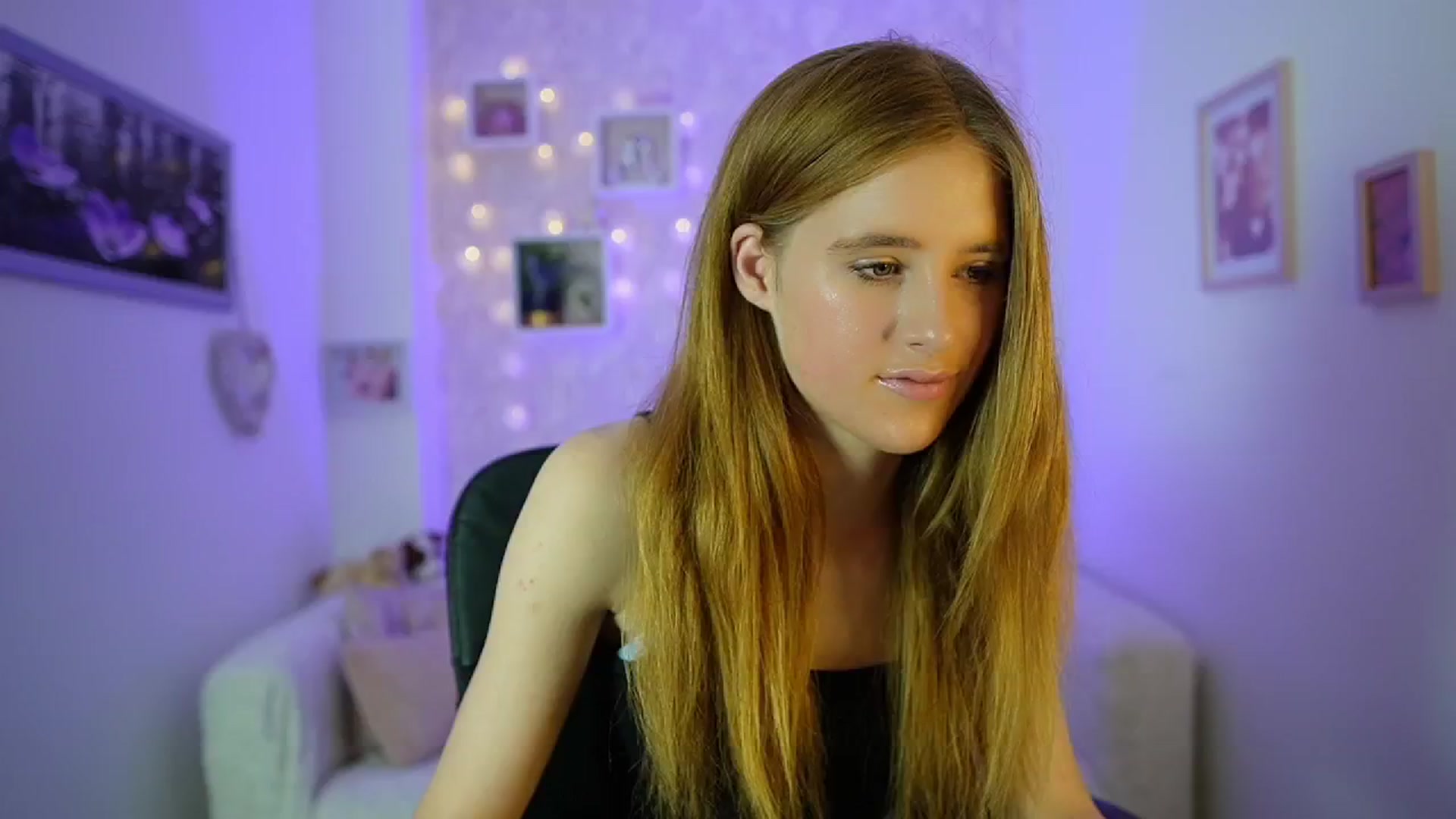 Gallery image thumbnail from Monika_Dee's myfreecams stream on, 06/18/2024, 14:14 image 15 of 20