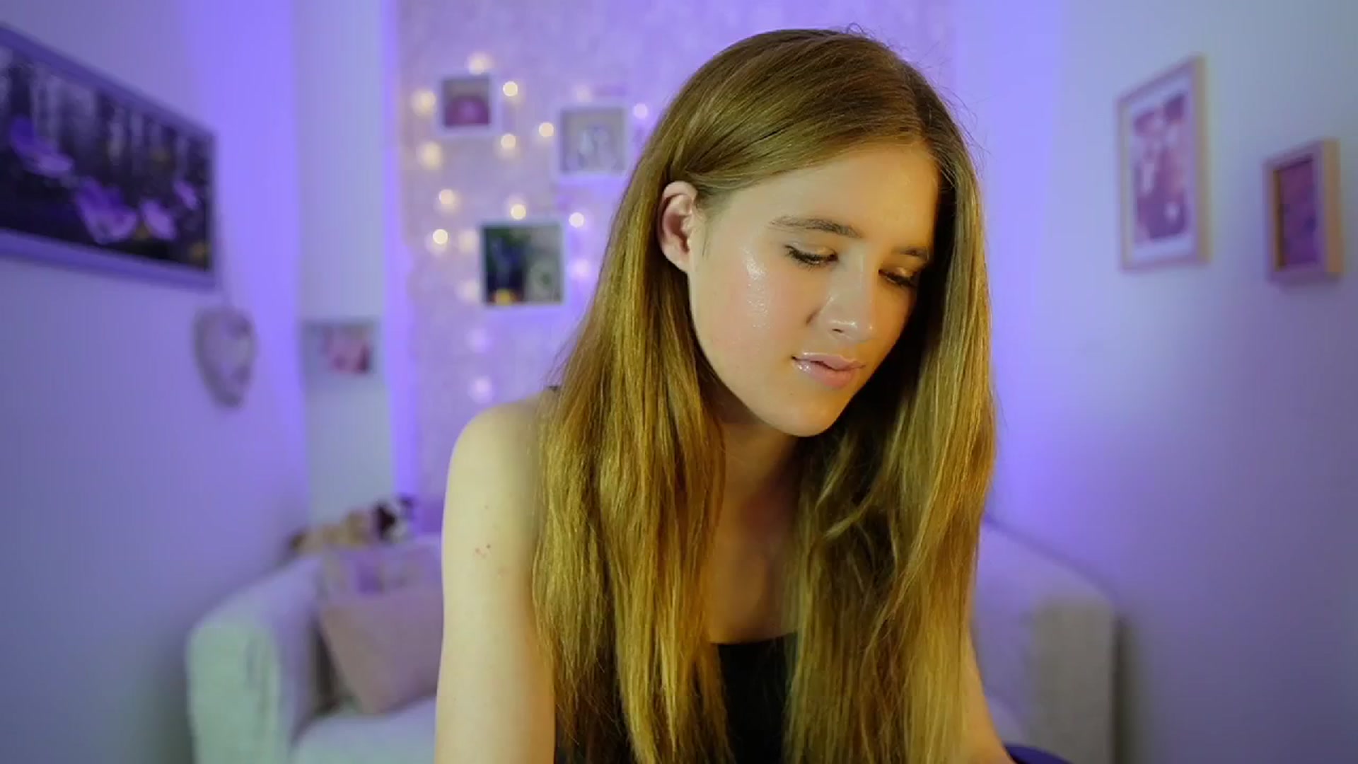 Gallery image thumbnail from Monika_Dee's myfreecams stream on, 06/18/2024, 14:14 image 14 of 20
