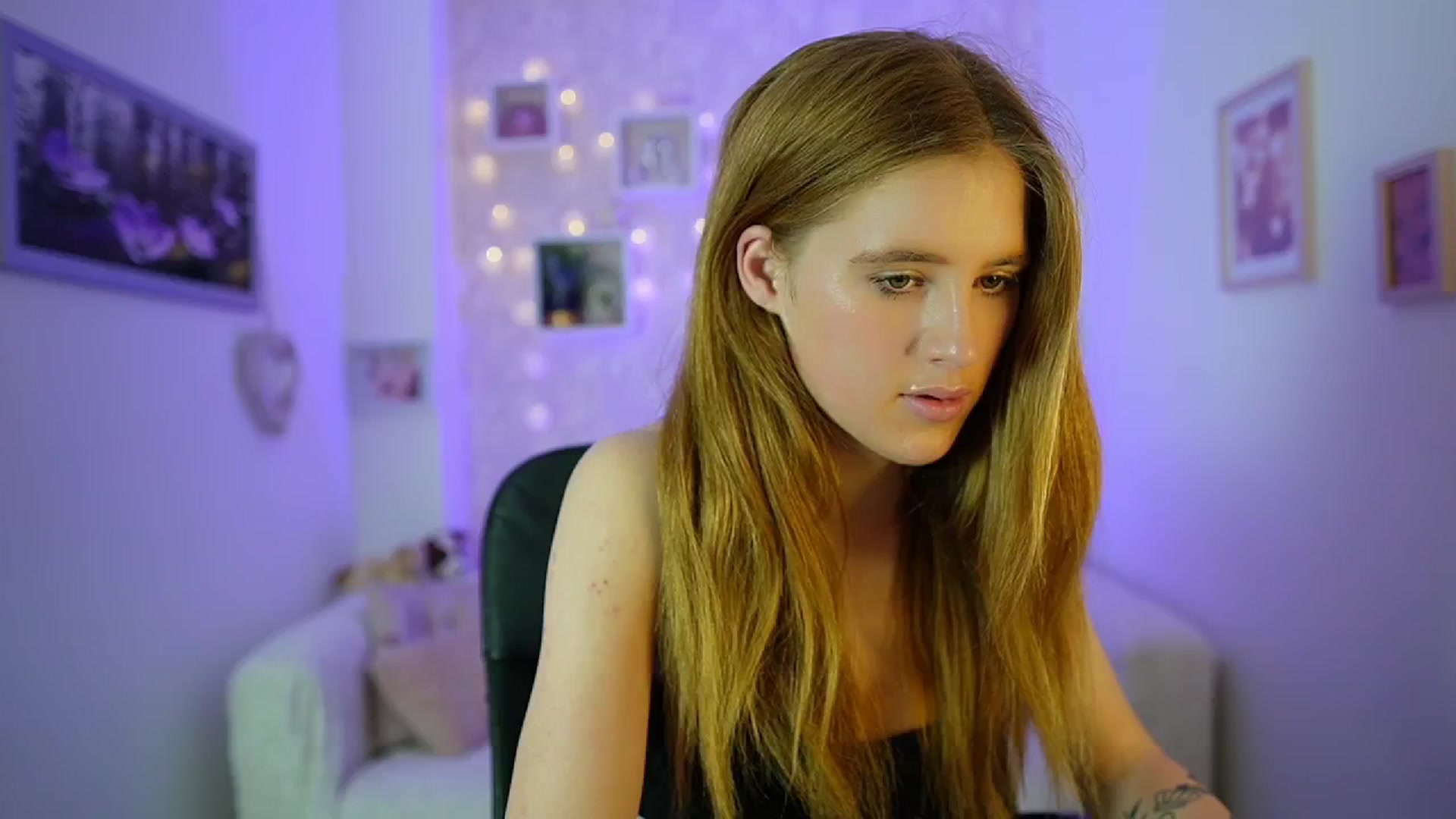 Gallery image thumbnail from Monika_Dee's myfreecams stream on, 06/18/2024, 16:36 image 20 of 20