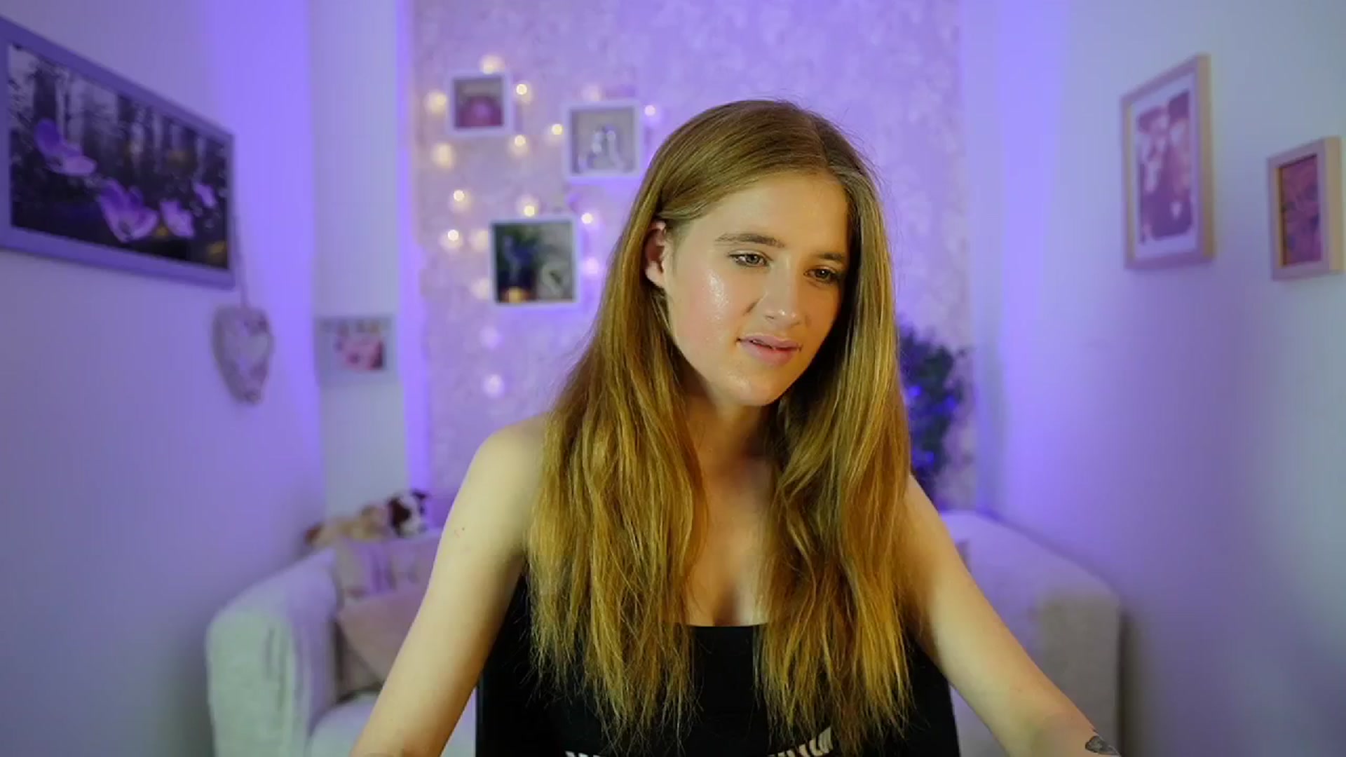 Gallery image thumbnail from Monika_Dee's myfreecams stream on, 06/18/2024, 16:36 image 14 of 20